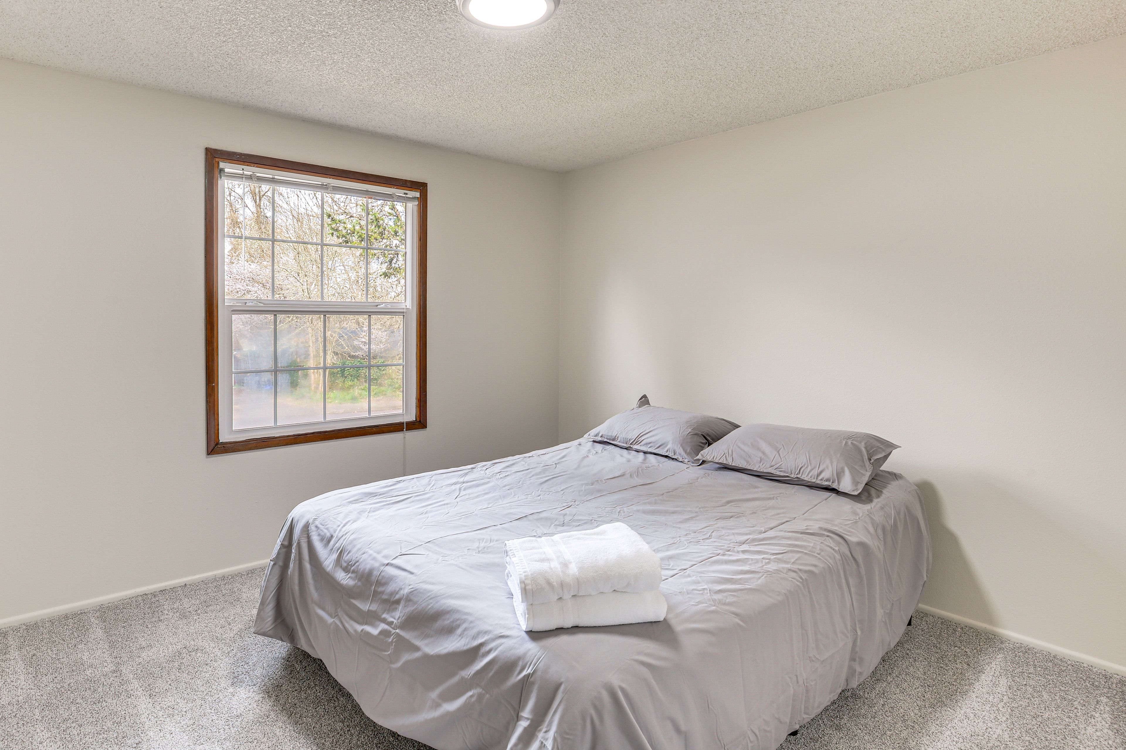 Bedroom 2 | Queen Bed