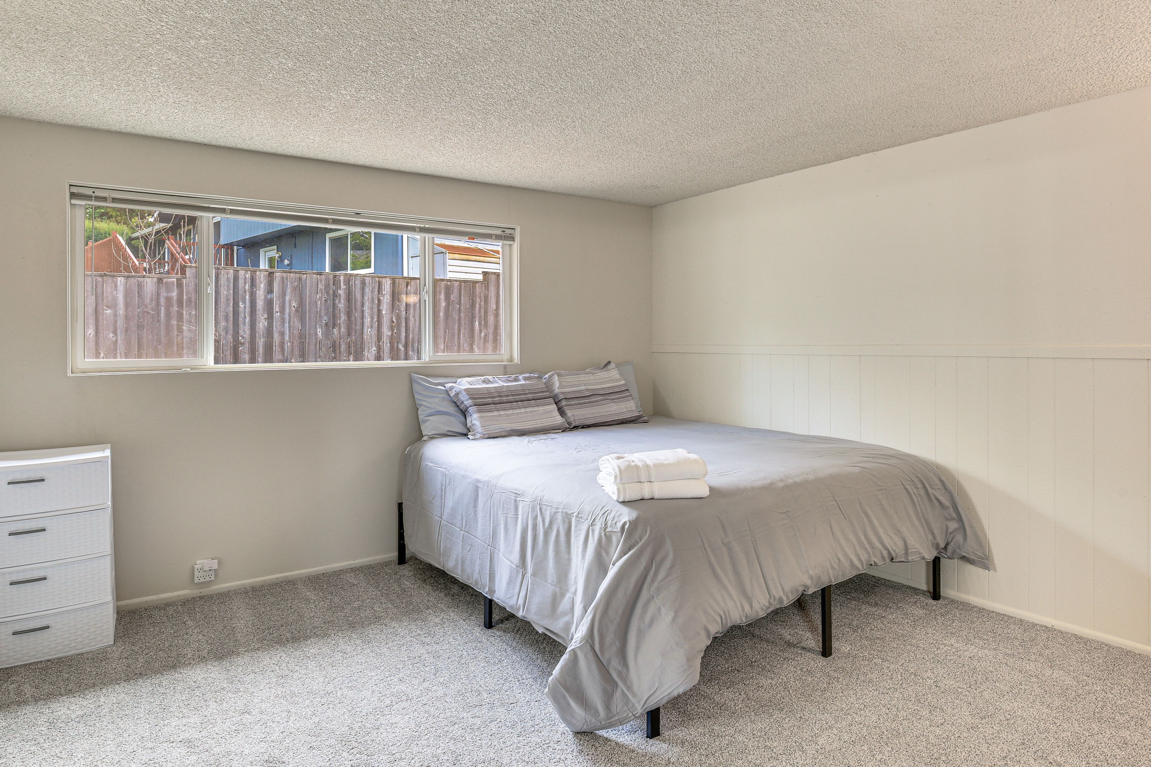 Bedroom 1 | King Bed