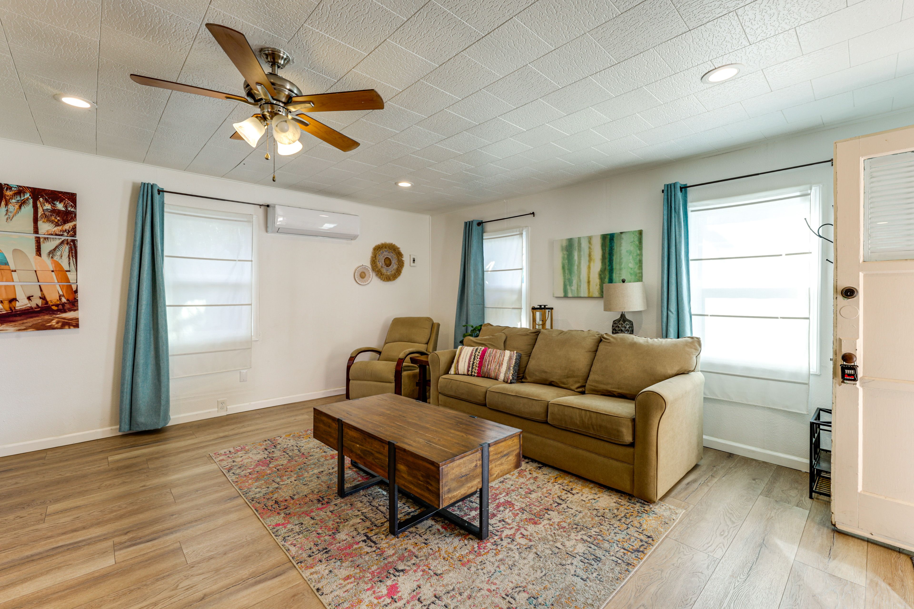 Living Room | Queen Sleeper Sofa