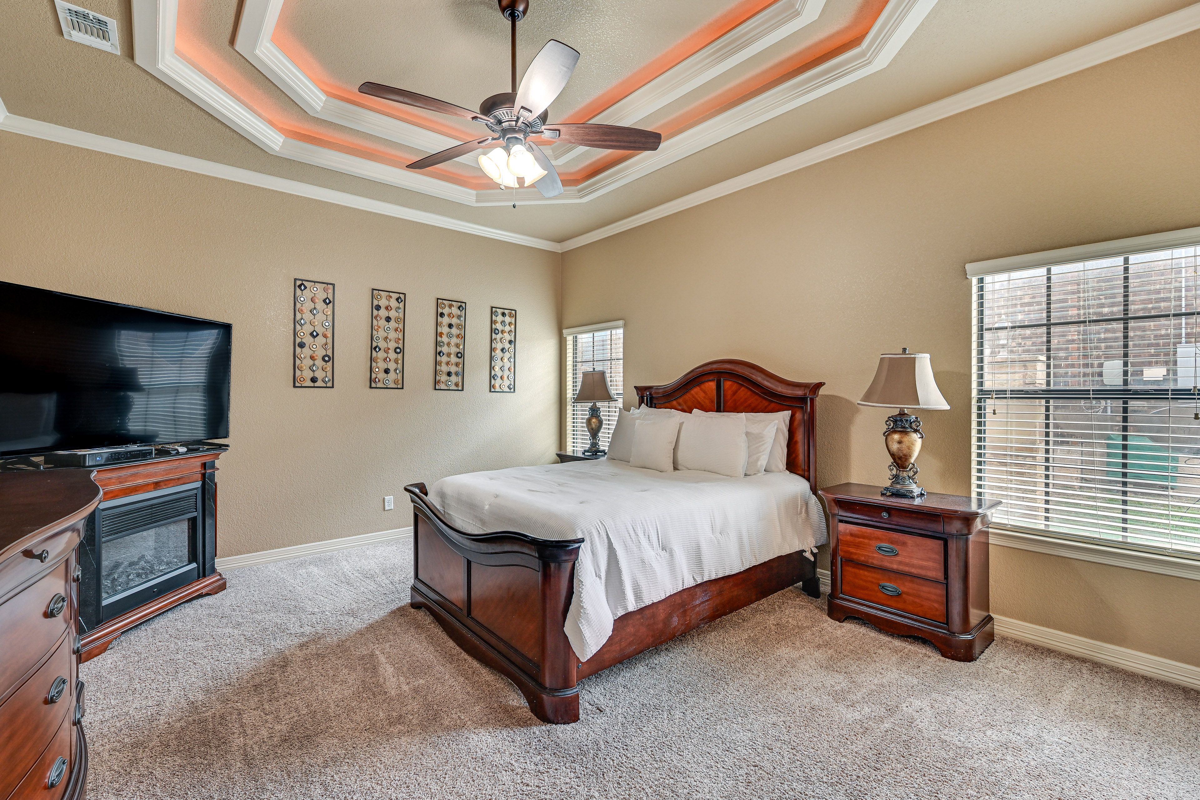 Bedroom 1 | Queen Bed