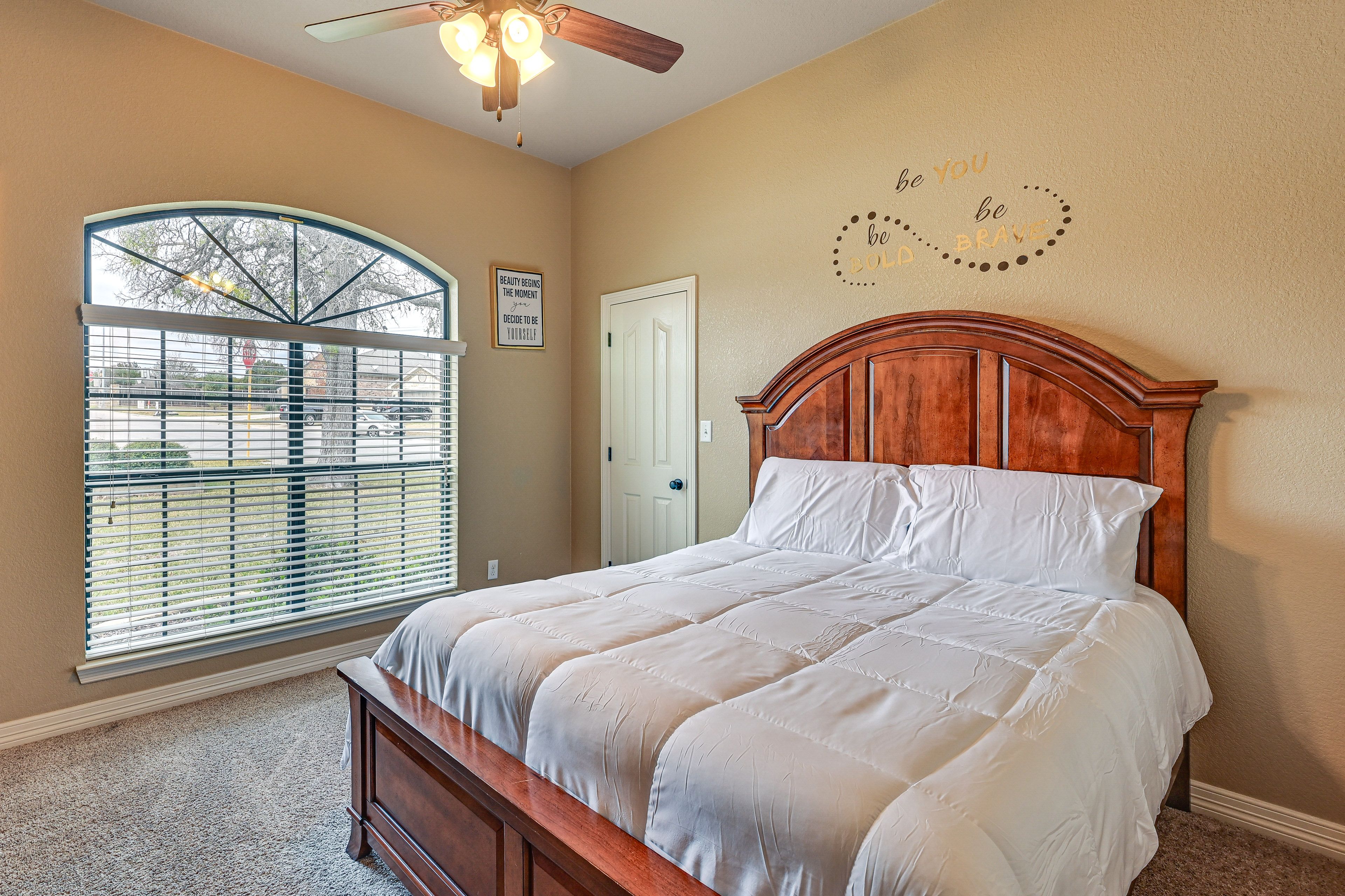 Bedroom 3 | Queen Bed