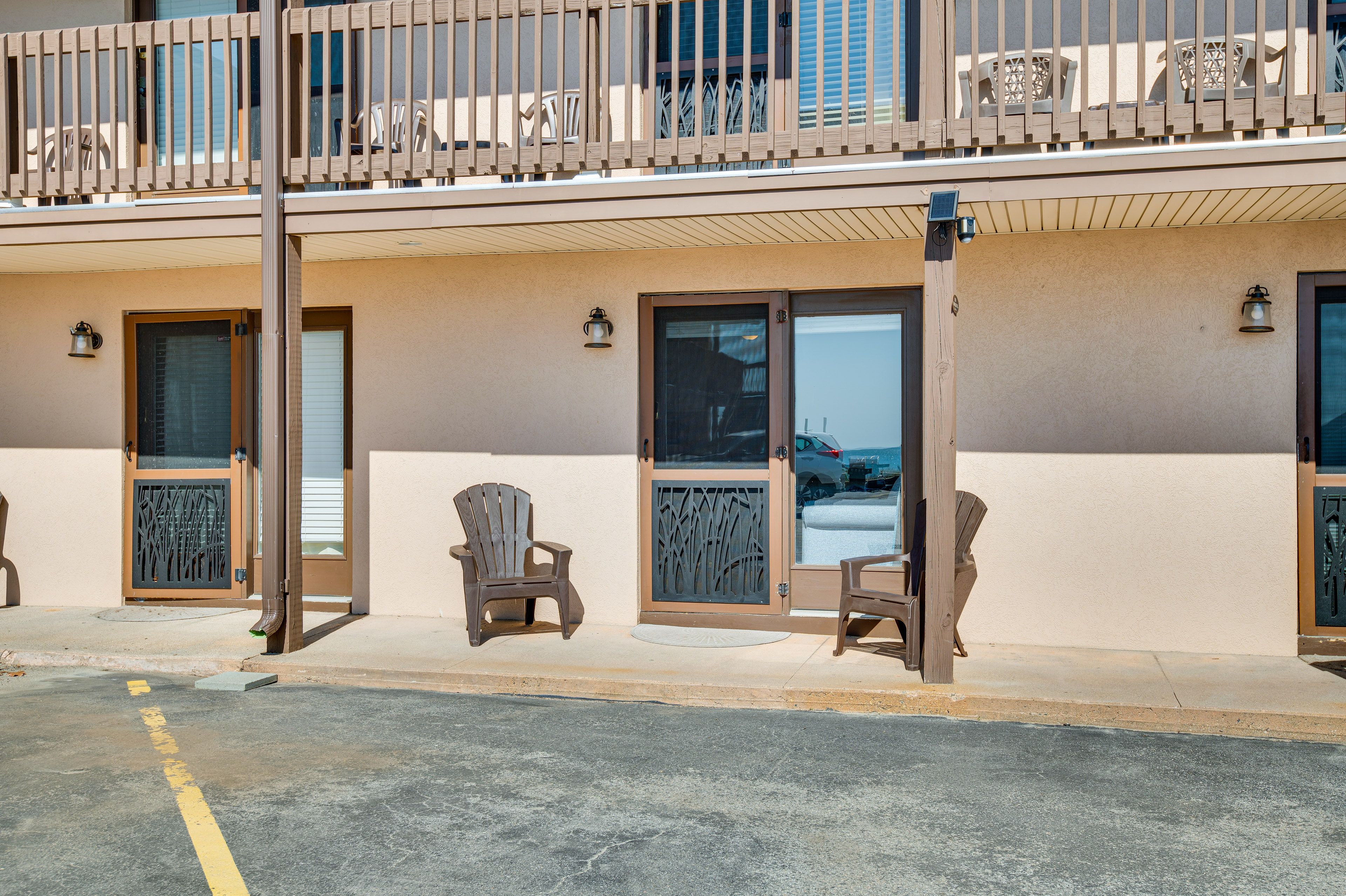 Unit Entry | Single-Story Studio Condo