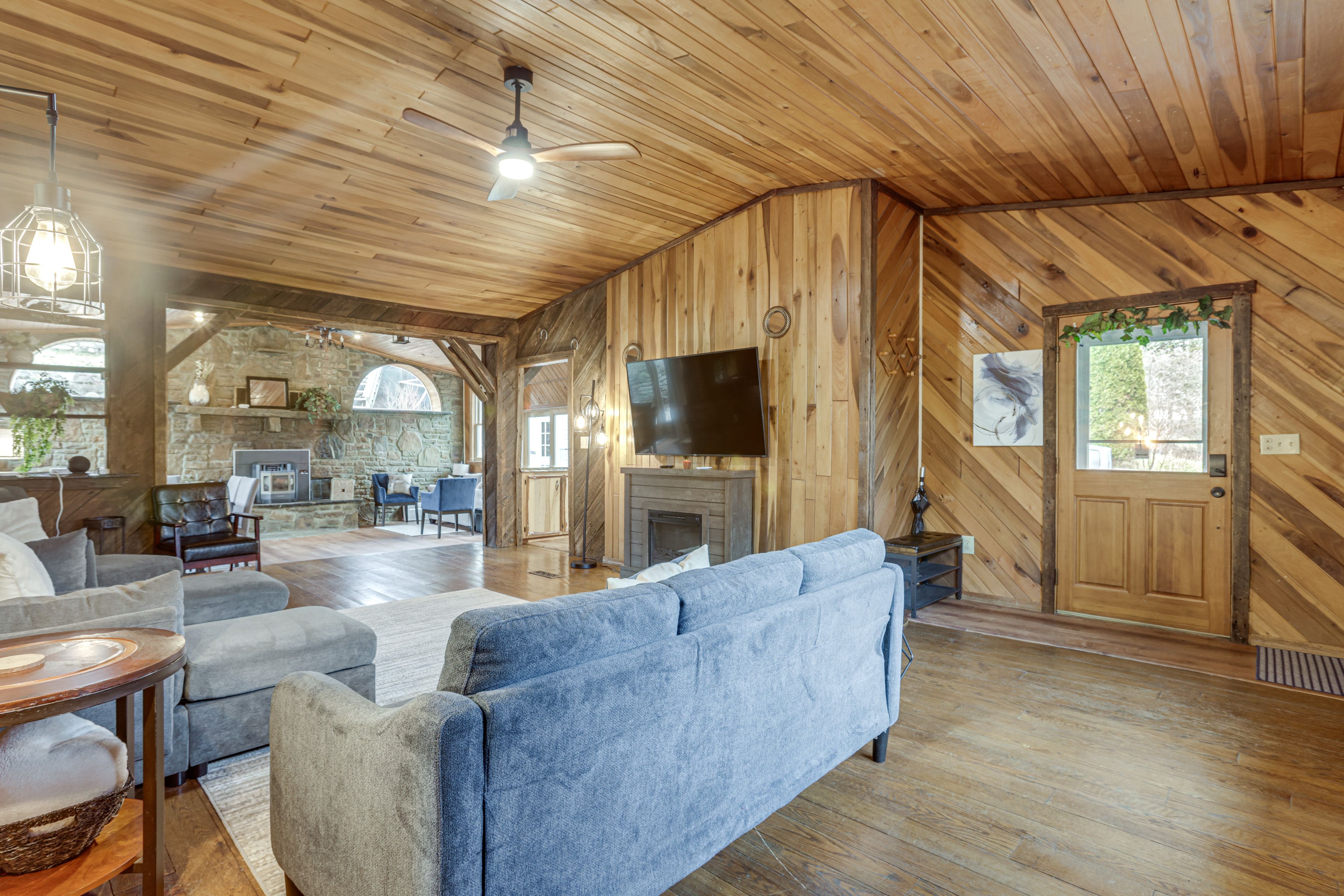 Melcroft Vacation Rental | 3BR | 2BA | 1,900 Sq Ft