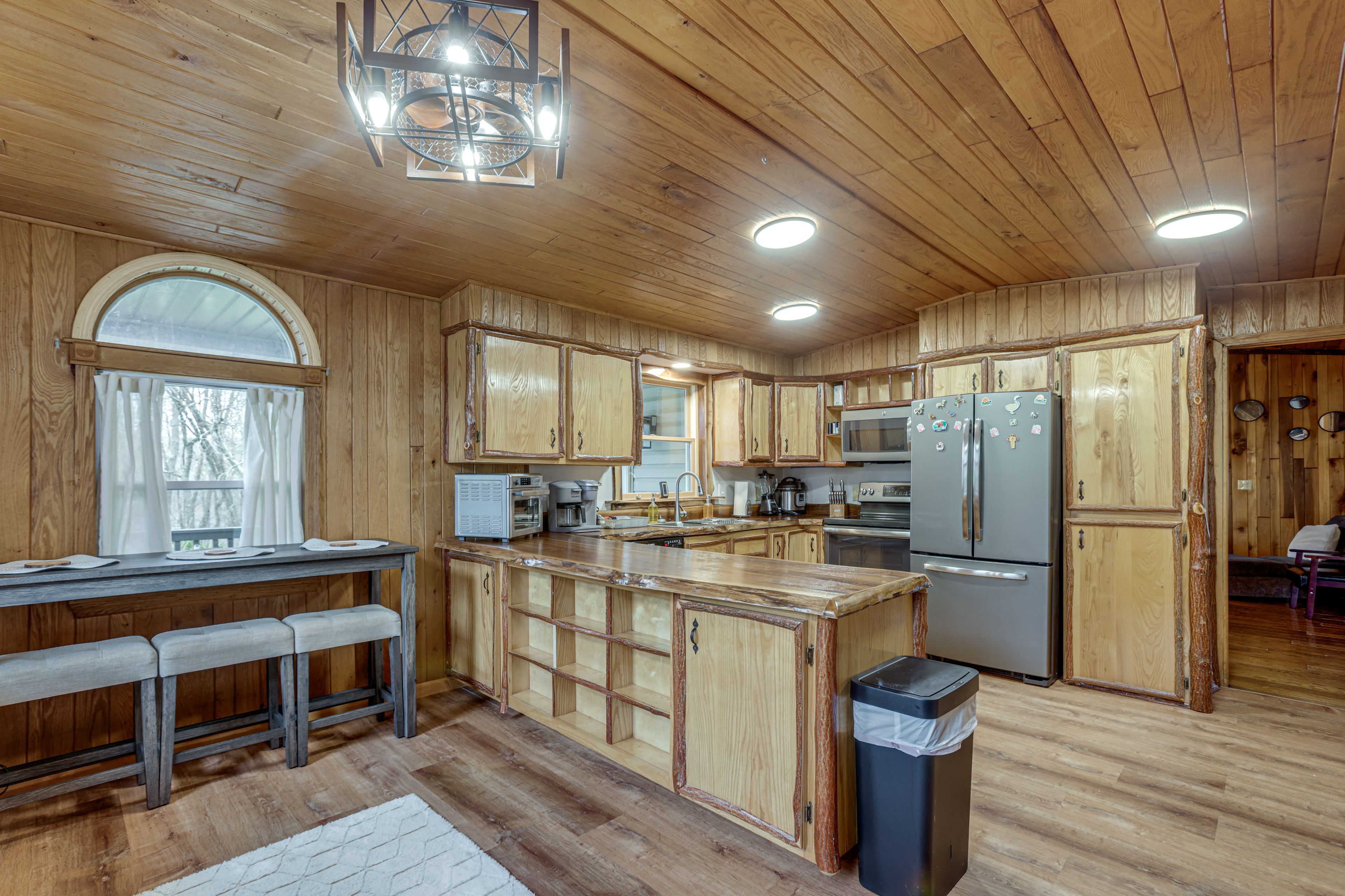 Single-Story Home | 2 Fireplaces