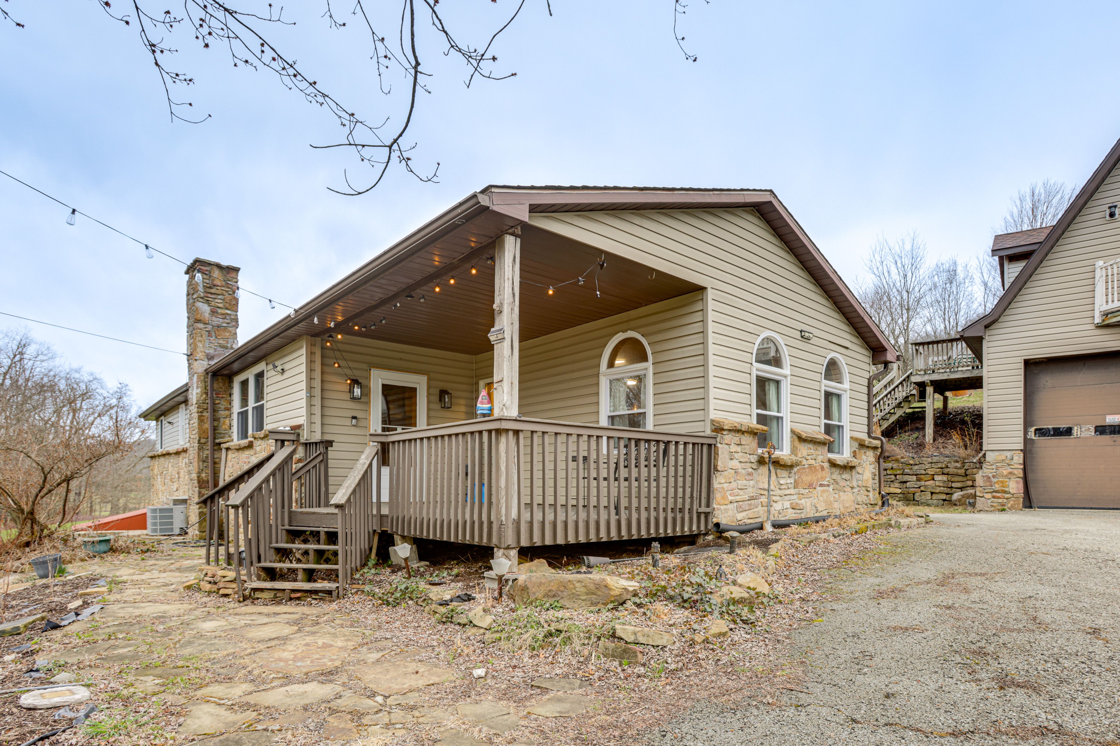 Parking | Driveway (6 Vehicles)