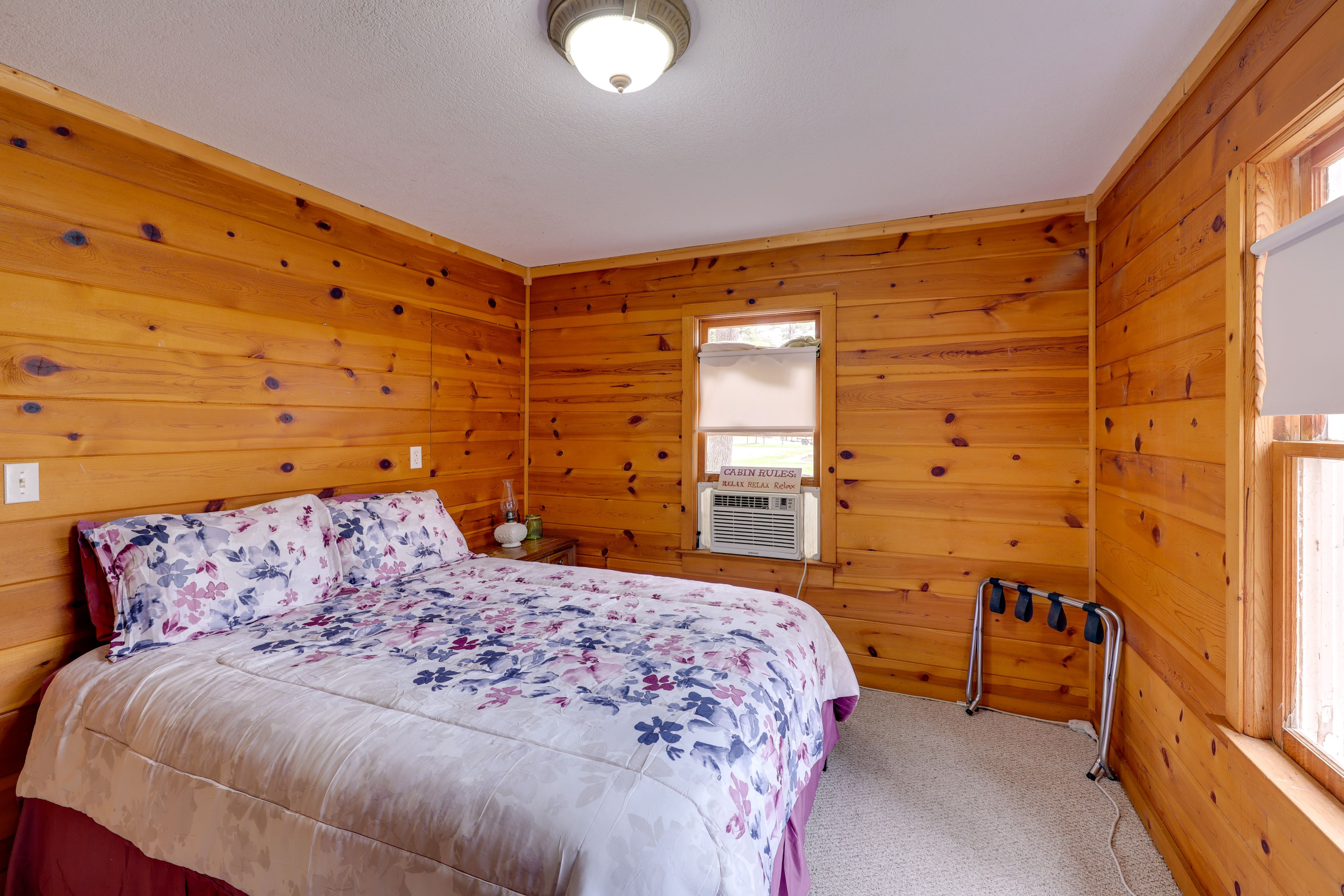 Bedroom 1 | Queen Bed