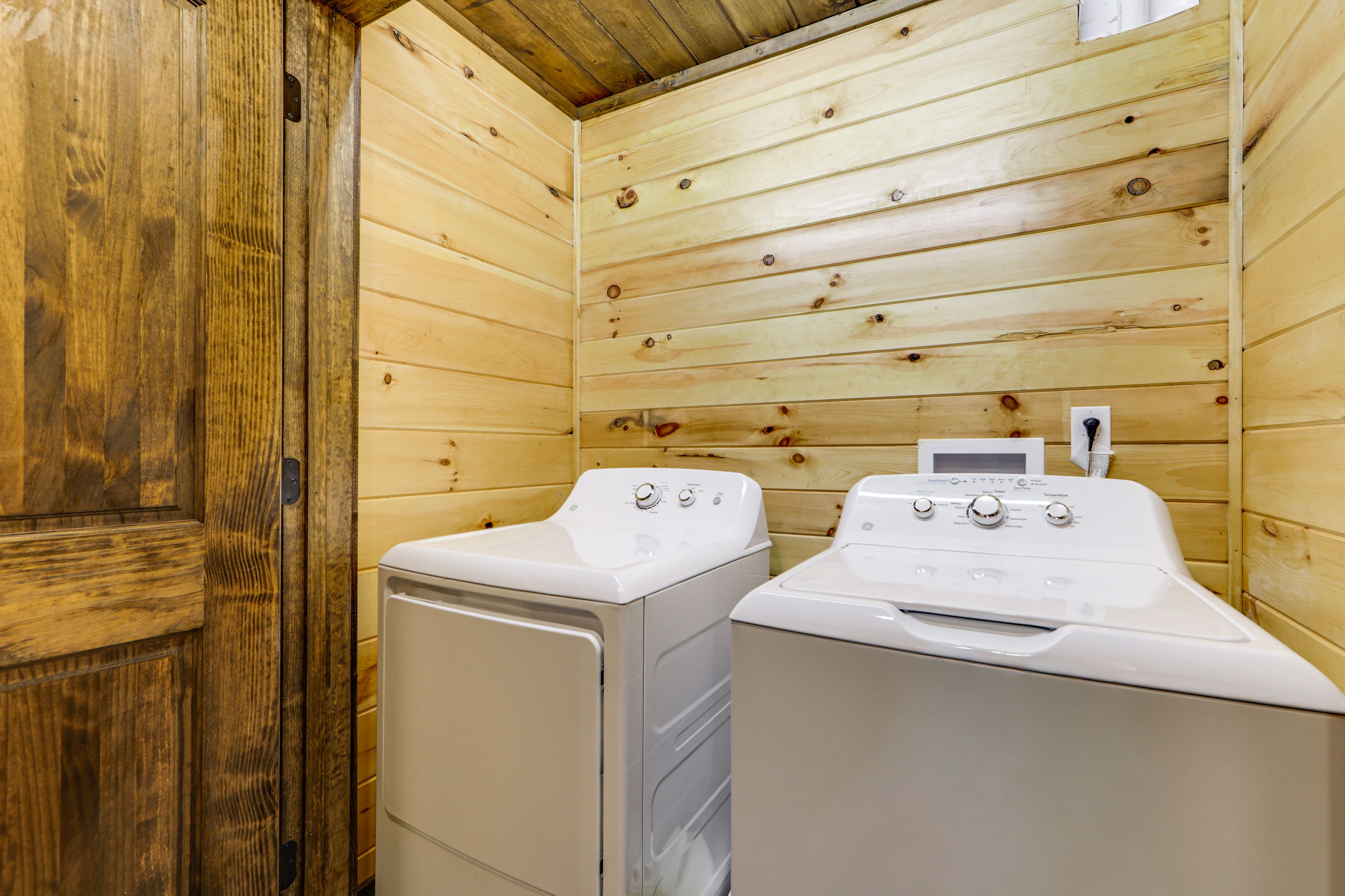 Washer/Dryer | 1st Floor