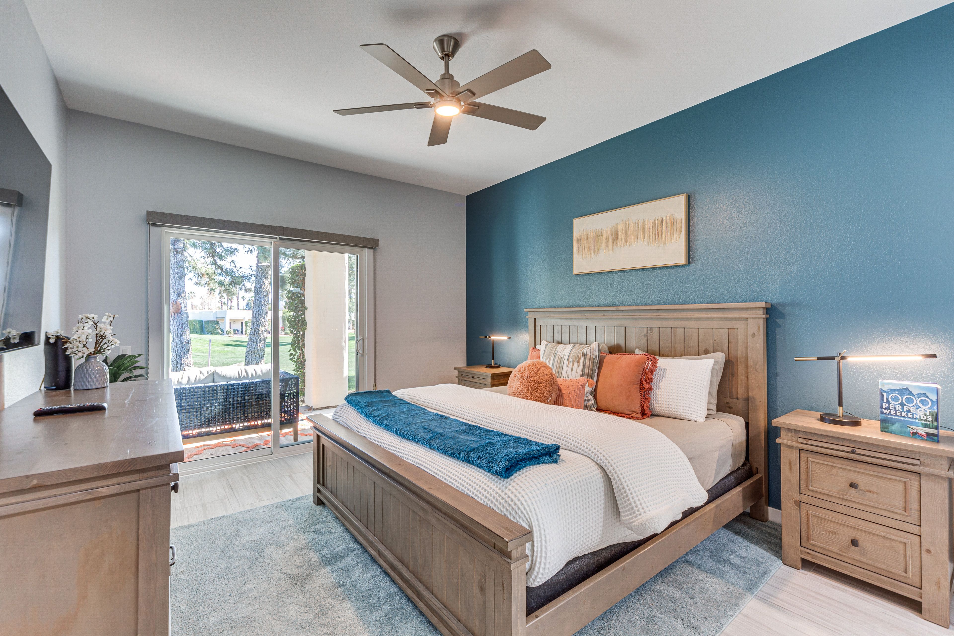 Bedroom | King Bed | En-Suite Bathroom