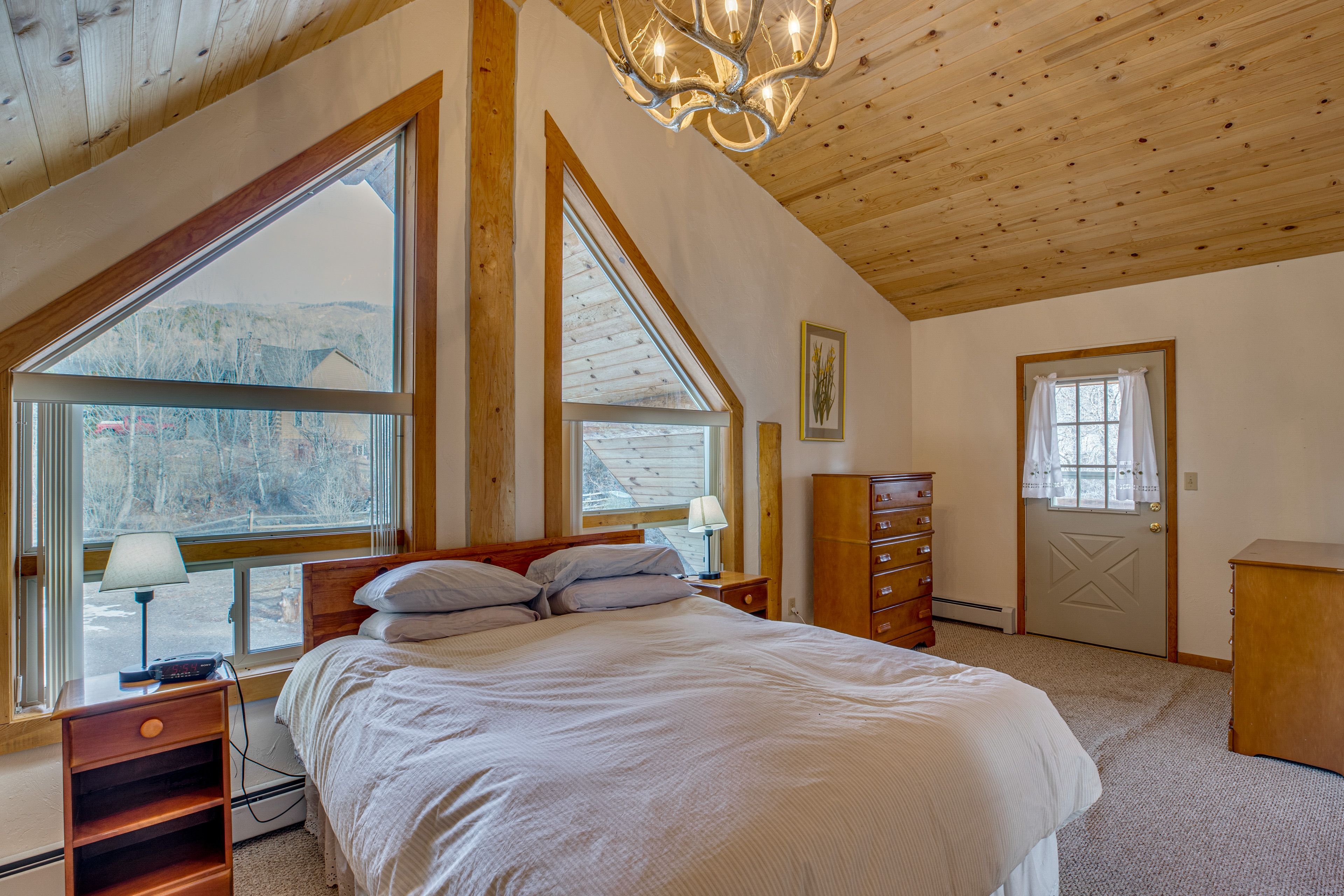 Bedroom 2 | Queen Bed | 2nd Floor