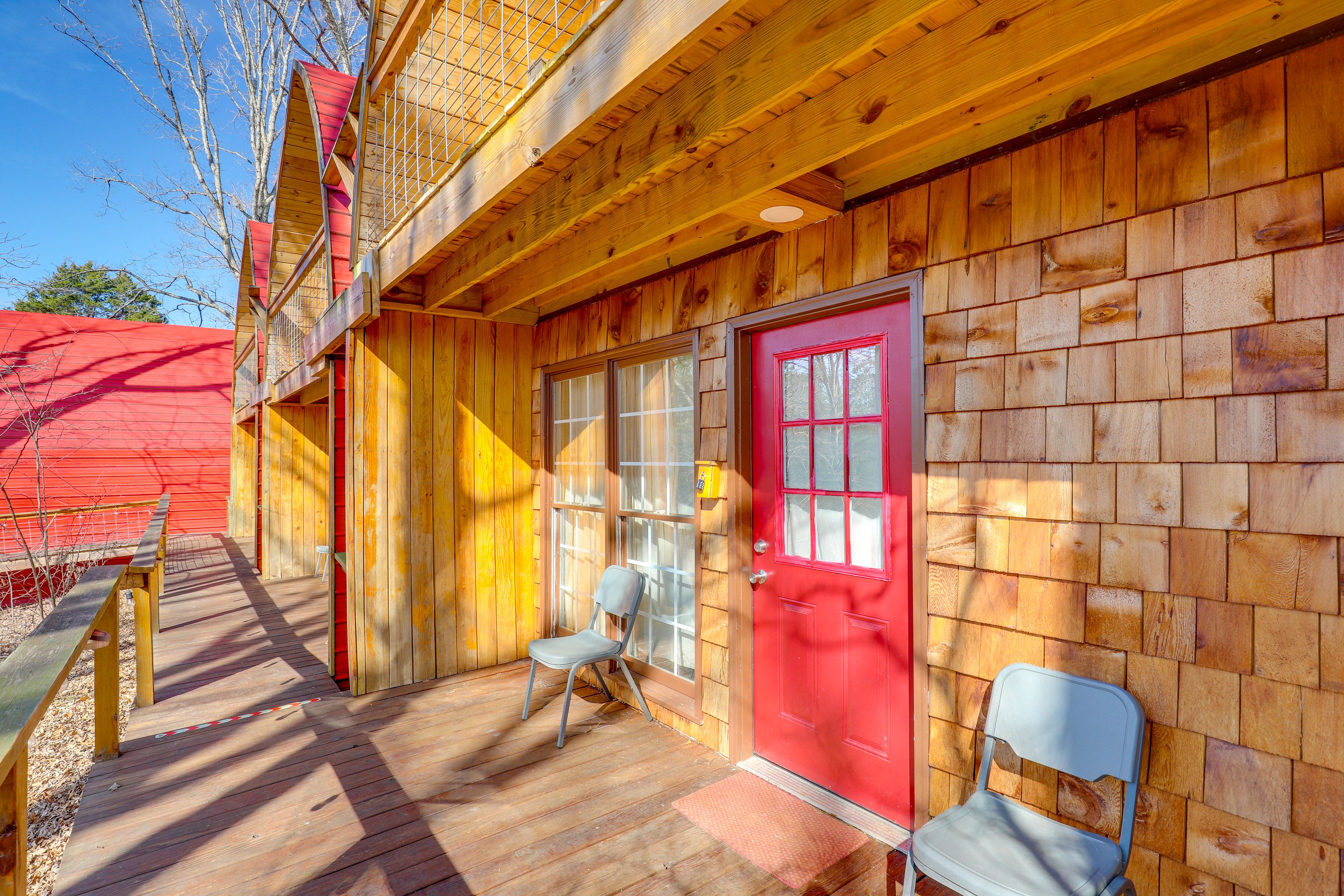 Cabin Exterior | Front Entry