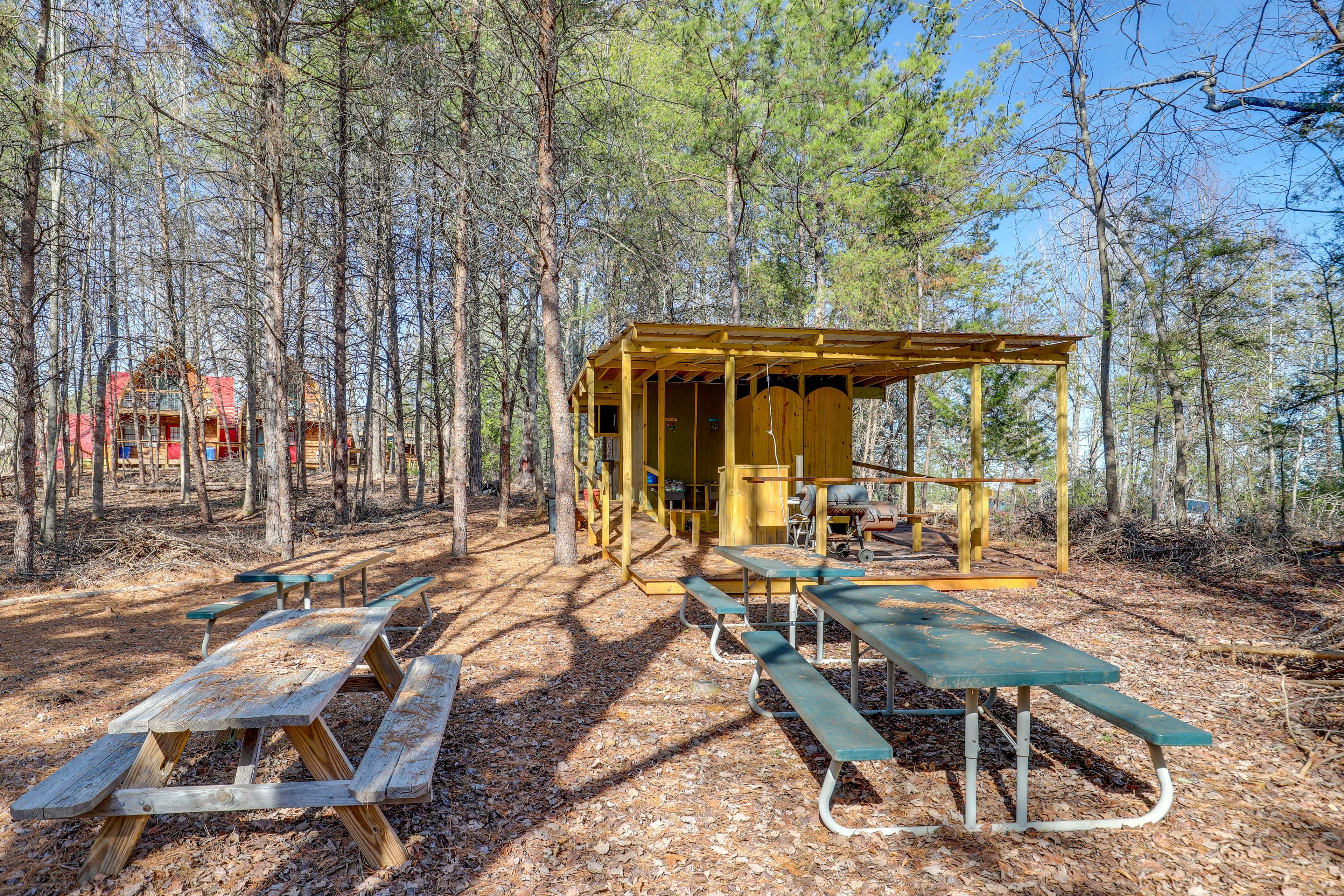 Shared Amenities | Picnic & Grilling Area