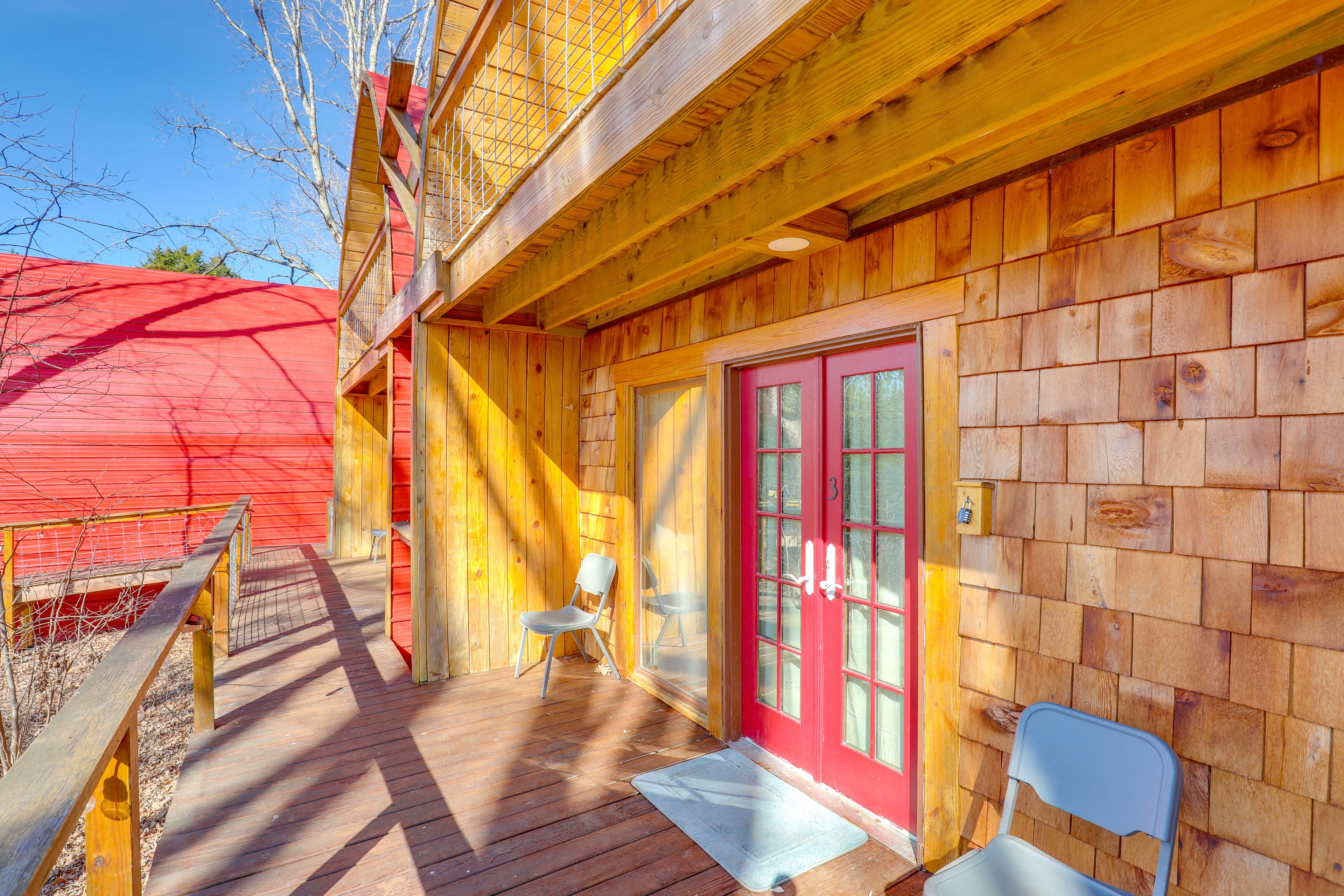 Cabin Exterior | Front Entry