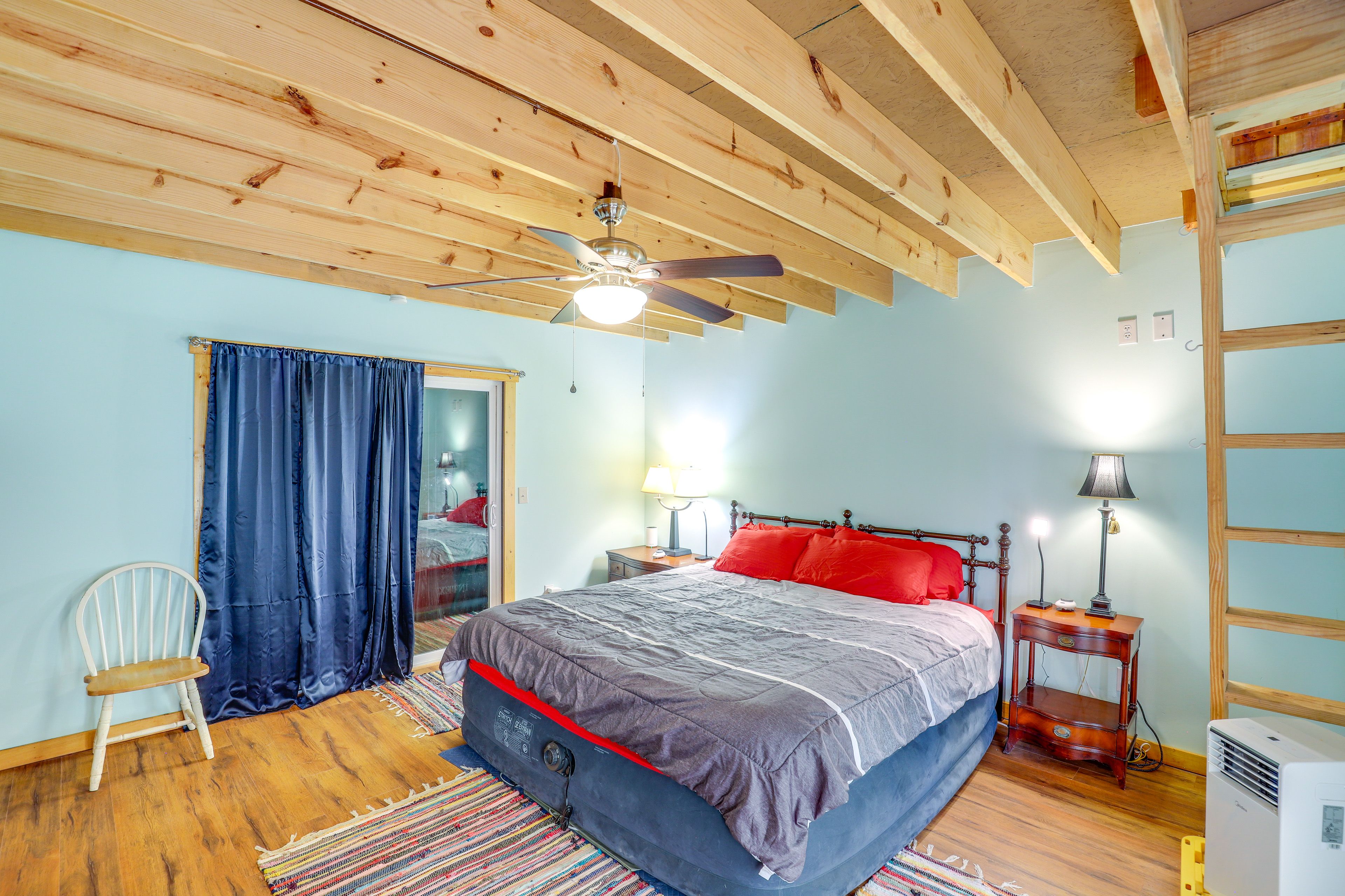 Bedroom 2 | King Bed | 1st Floor