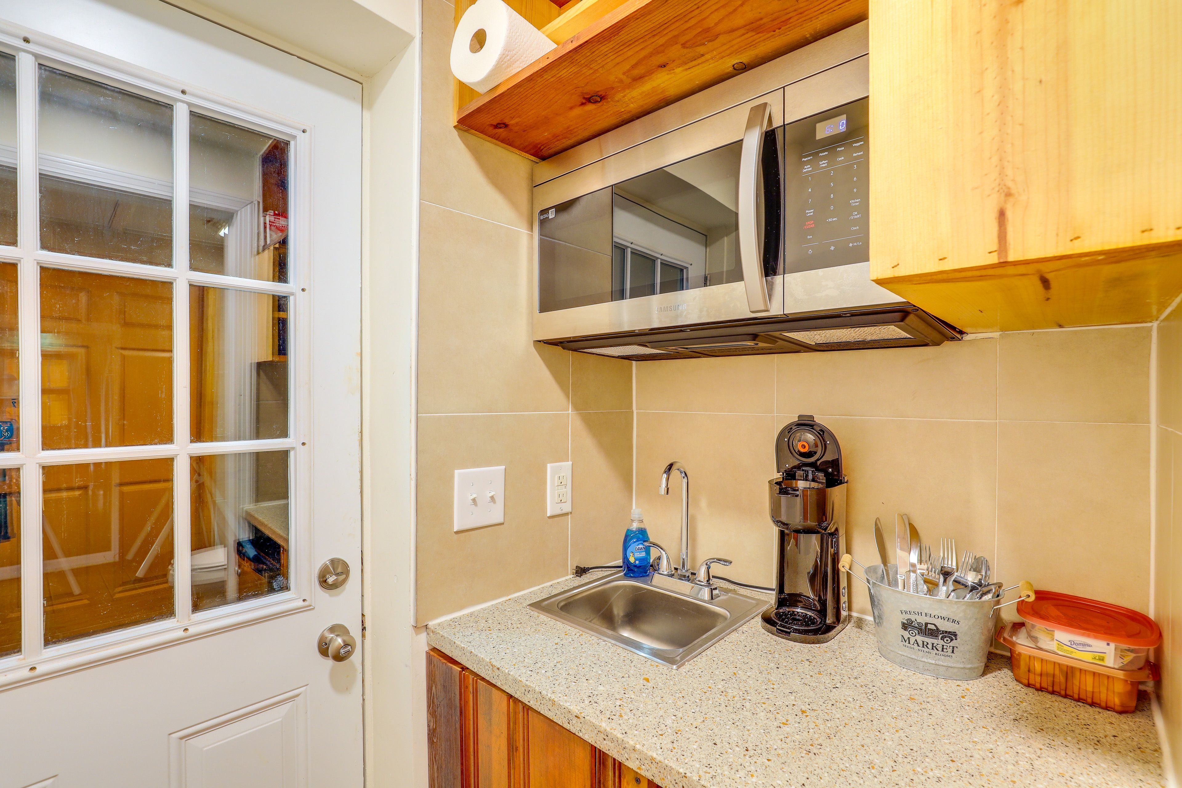 Kitchenette | 1st Floor