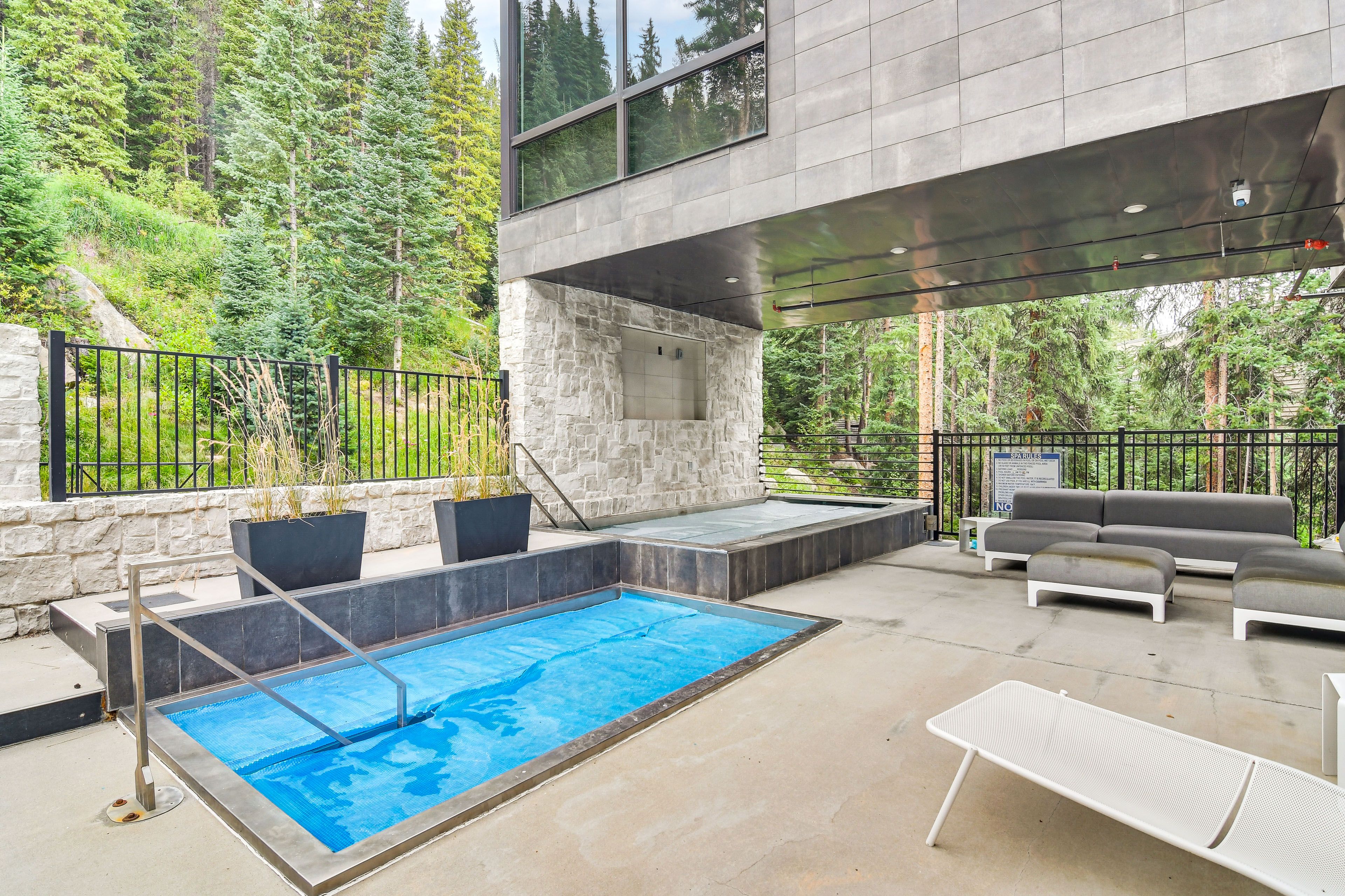 Chill Condominiums | Community Amenities