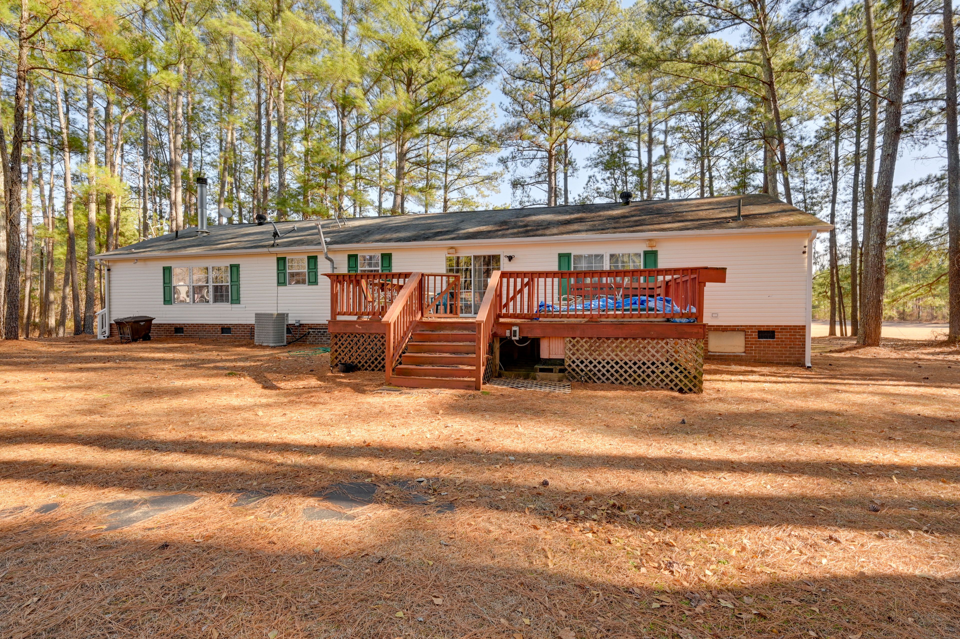 Large Yard | Wood-Burning Fire Pit