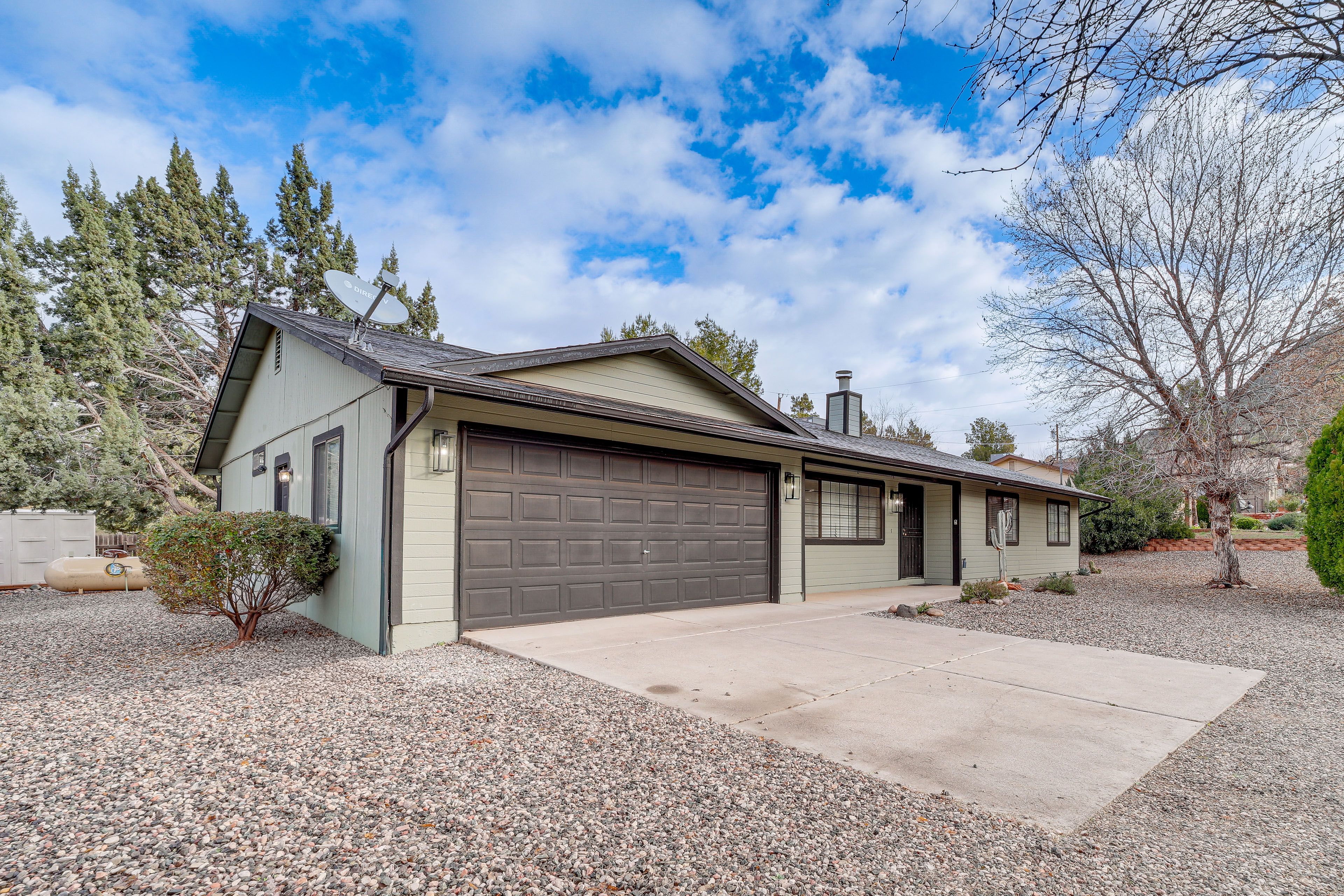 Parking | Garage (2 Vehicles) | Driveway (2 Vehicles)