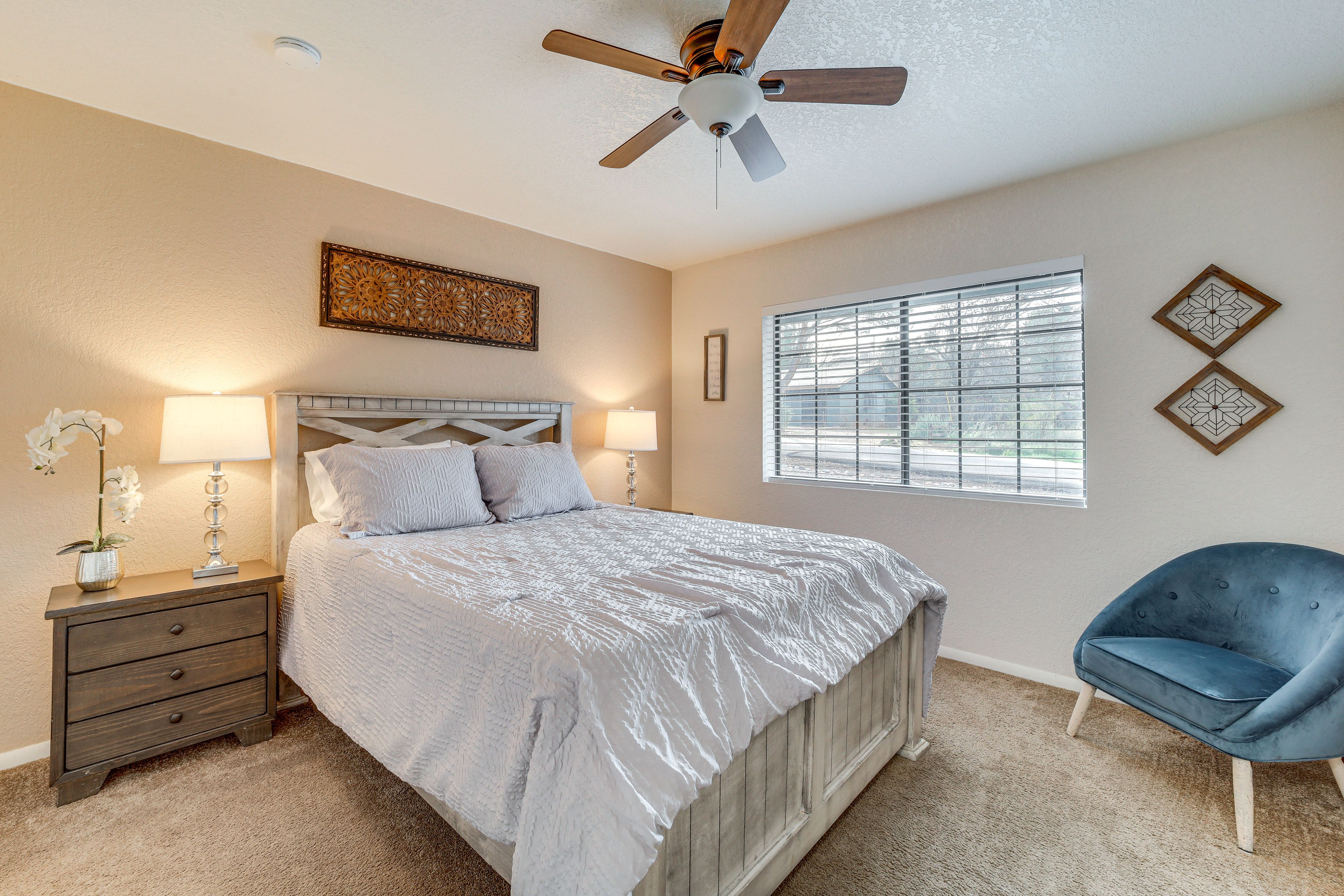 Bedroom 2 | Queen Bed