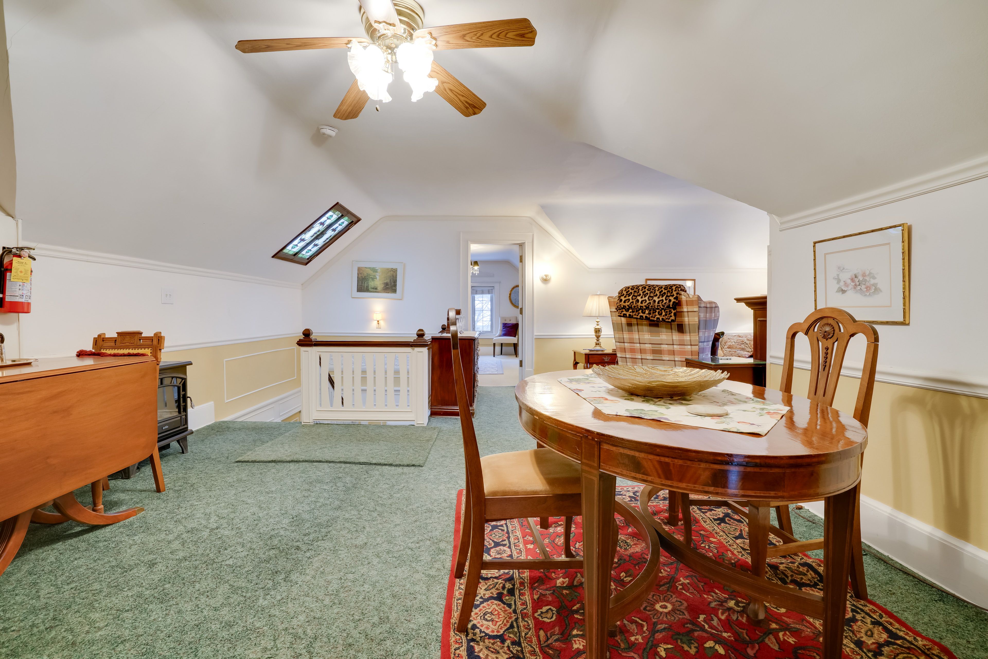 Additional Dining Area