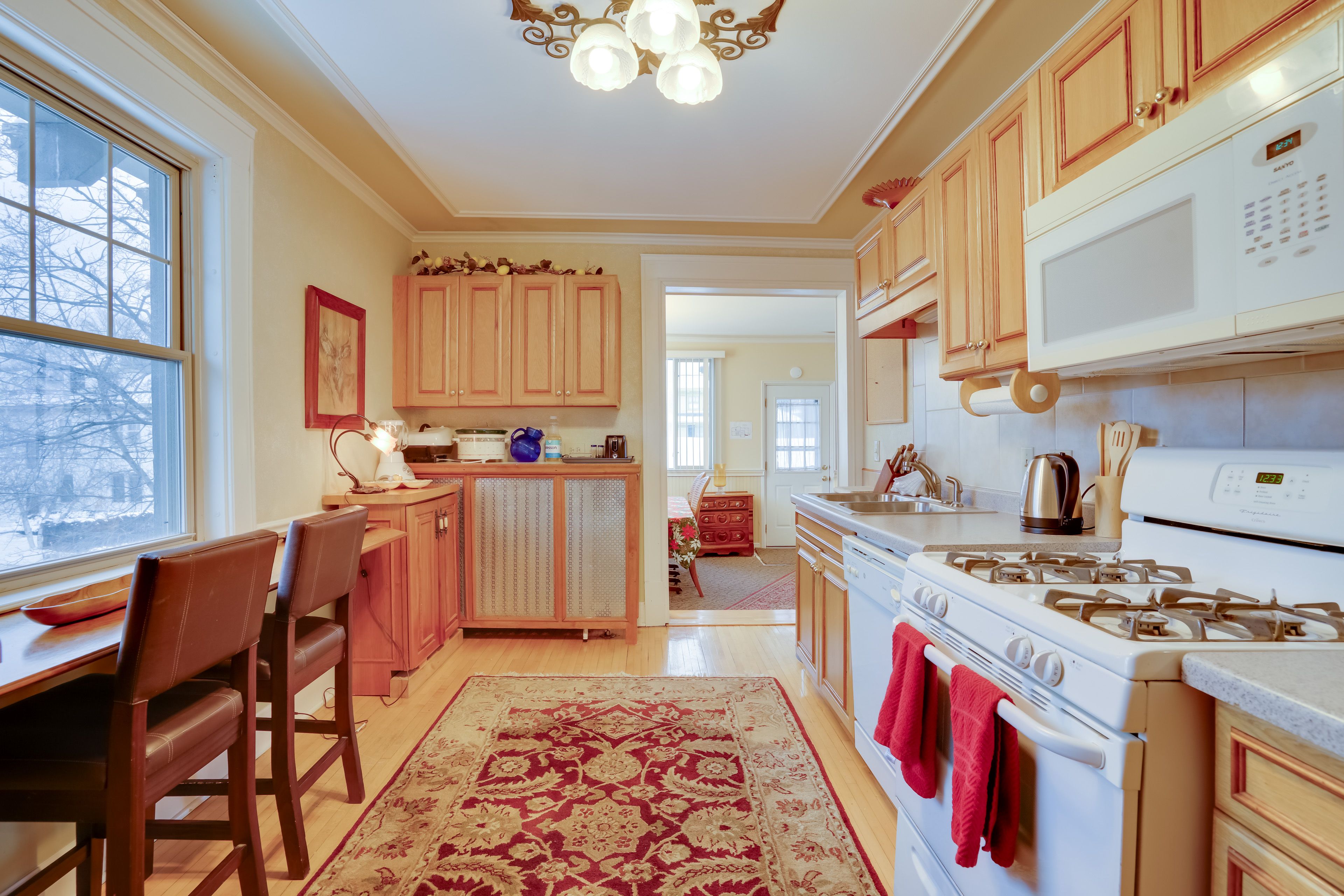 Kitchen | Coking Basics | Bar Seating