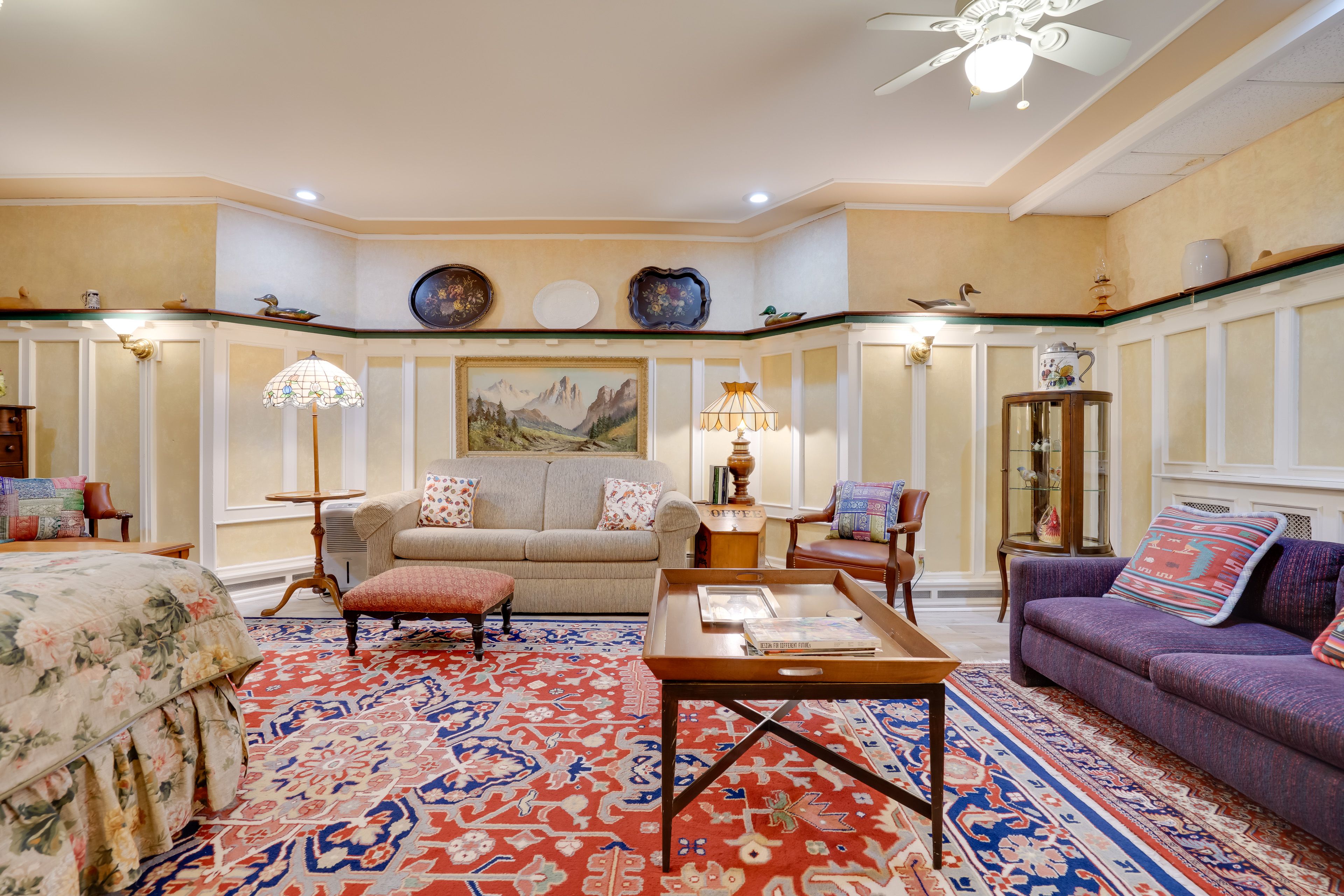 Bedroom 1 | Queen Bed | Queen Sleeper Sofa | Sitting Area | Single-Story Unit
