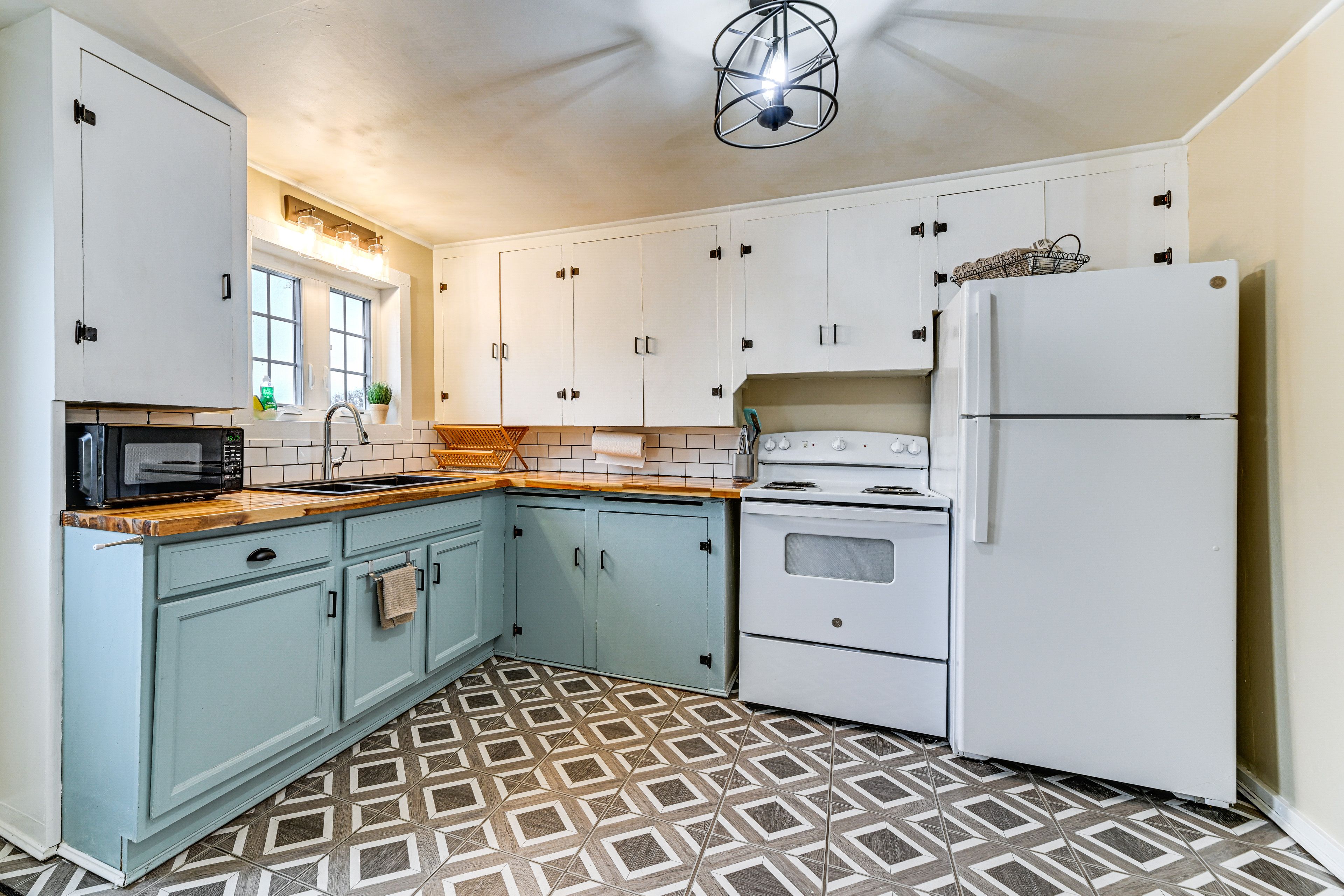 Kitchen | Drip & Keurig Coffee Makers | Cooking Basics | Toaster | Spices