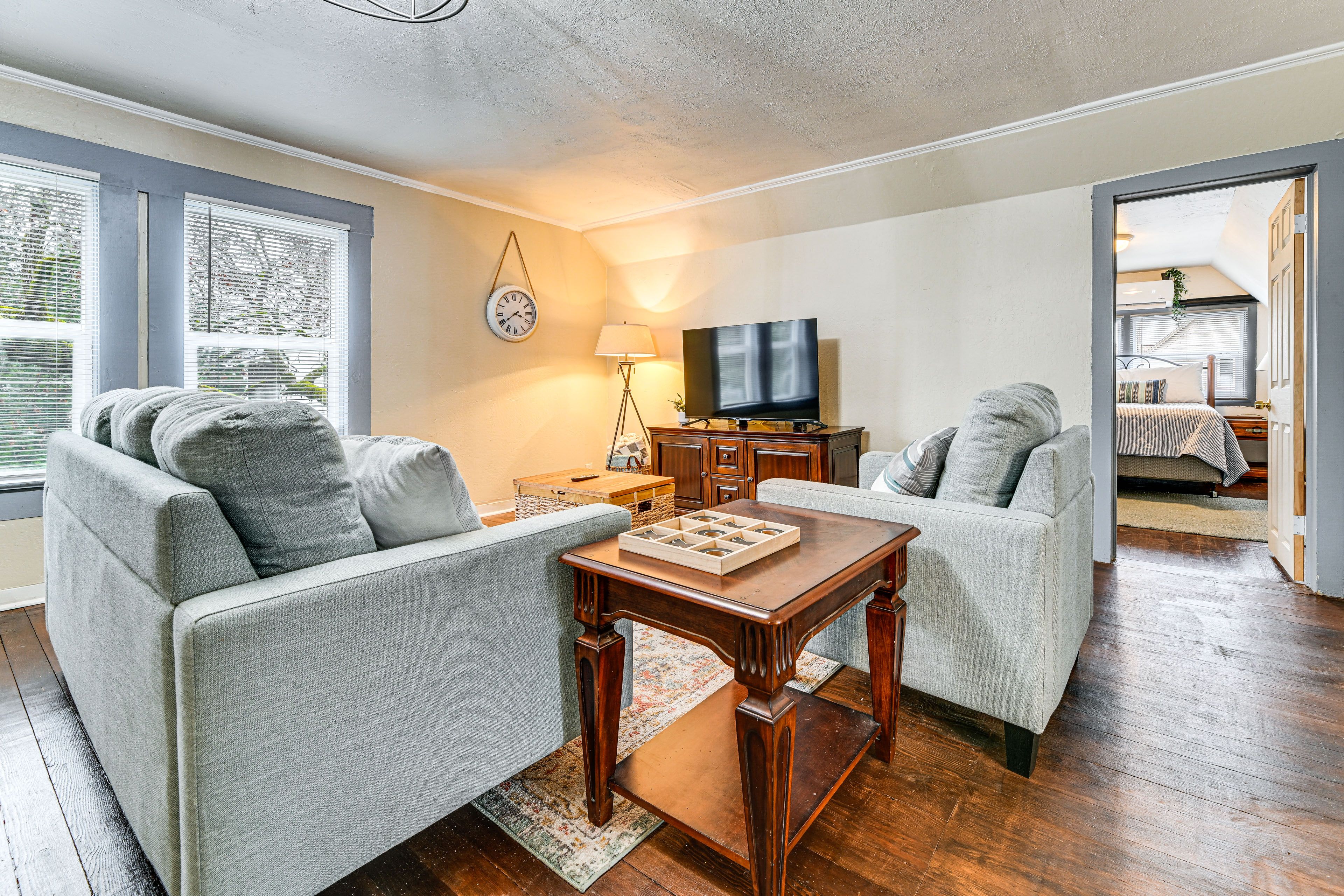 Grants Pass Vacation Rental | 2BR | 1BA | Stairs Required | 1,060 Sq Ft