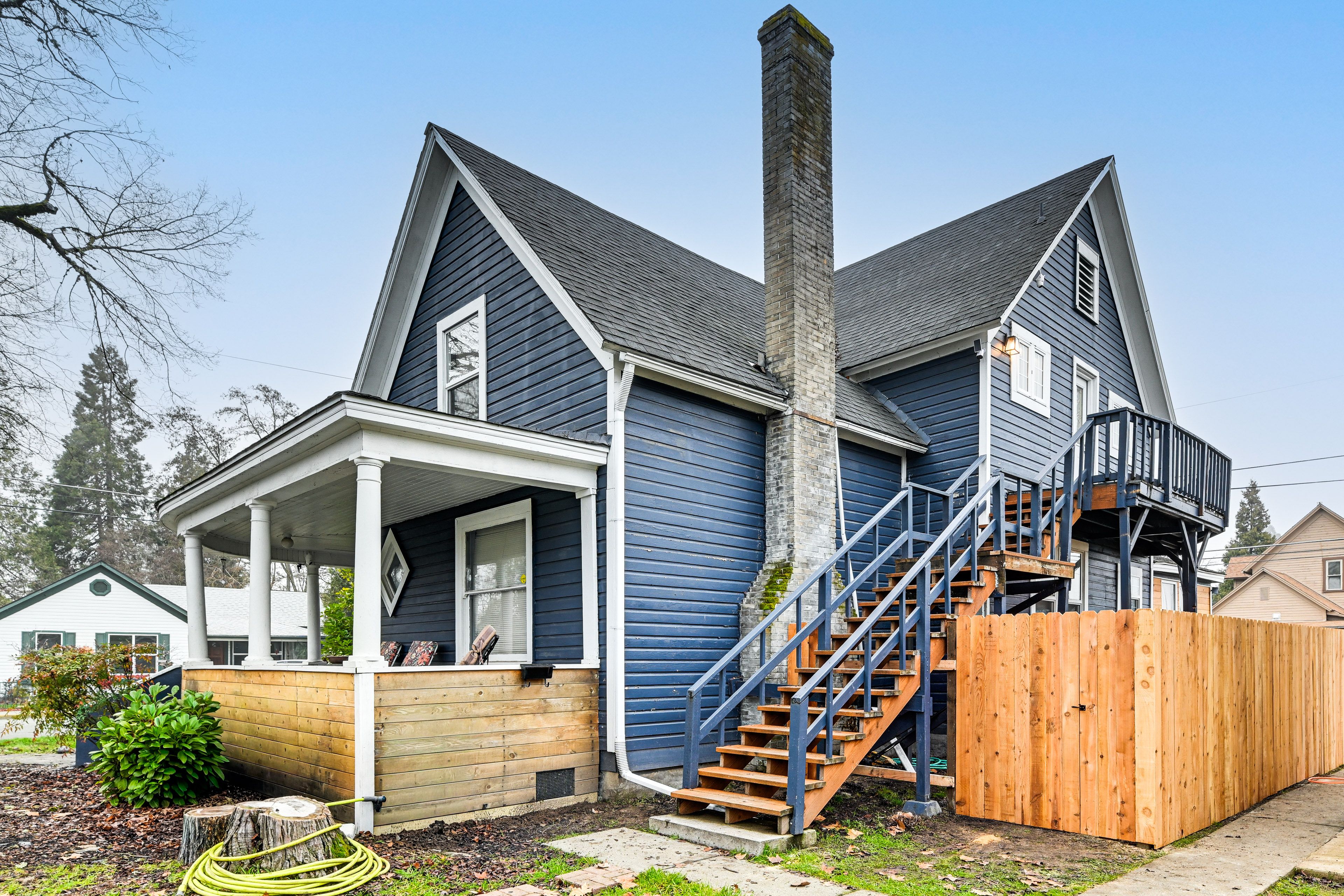 Exterior | Parking | Gravel Area (1 Vehicle) | Free Street Parking