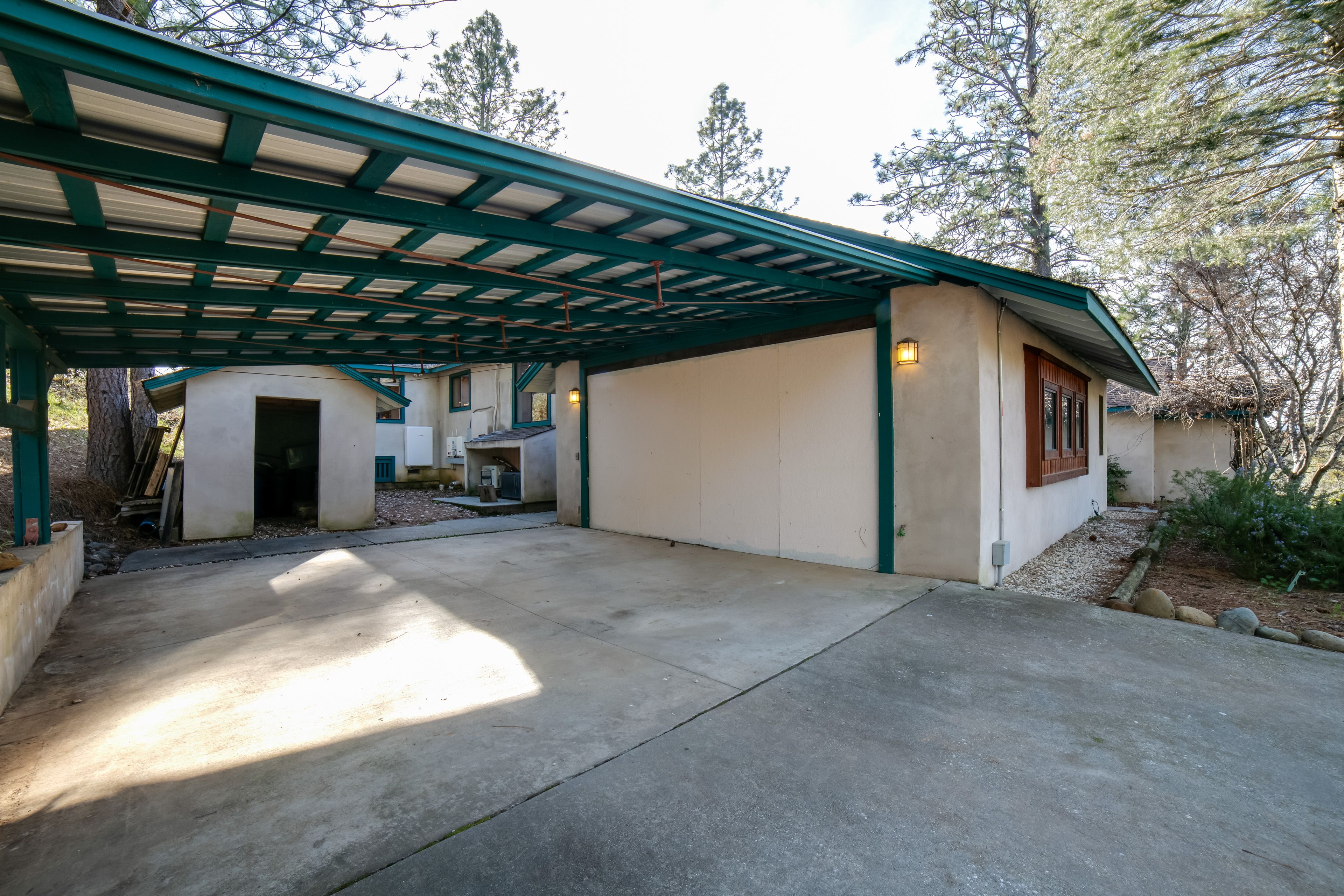 Parking | Carport (2 Vehicles) | Driveway (2 Vehicles)