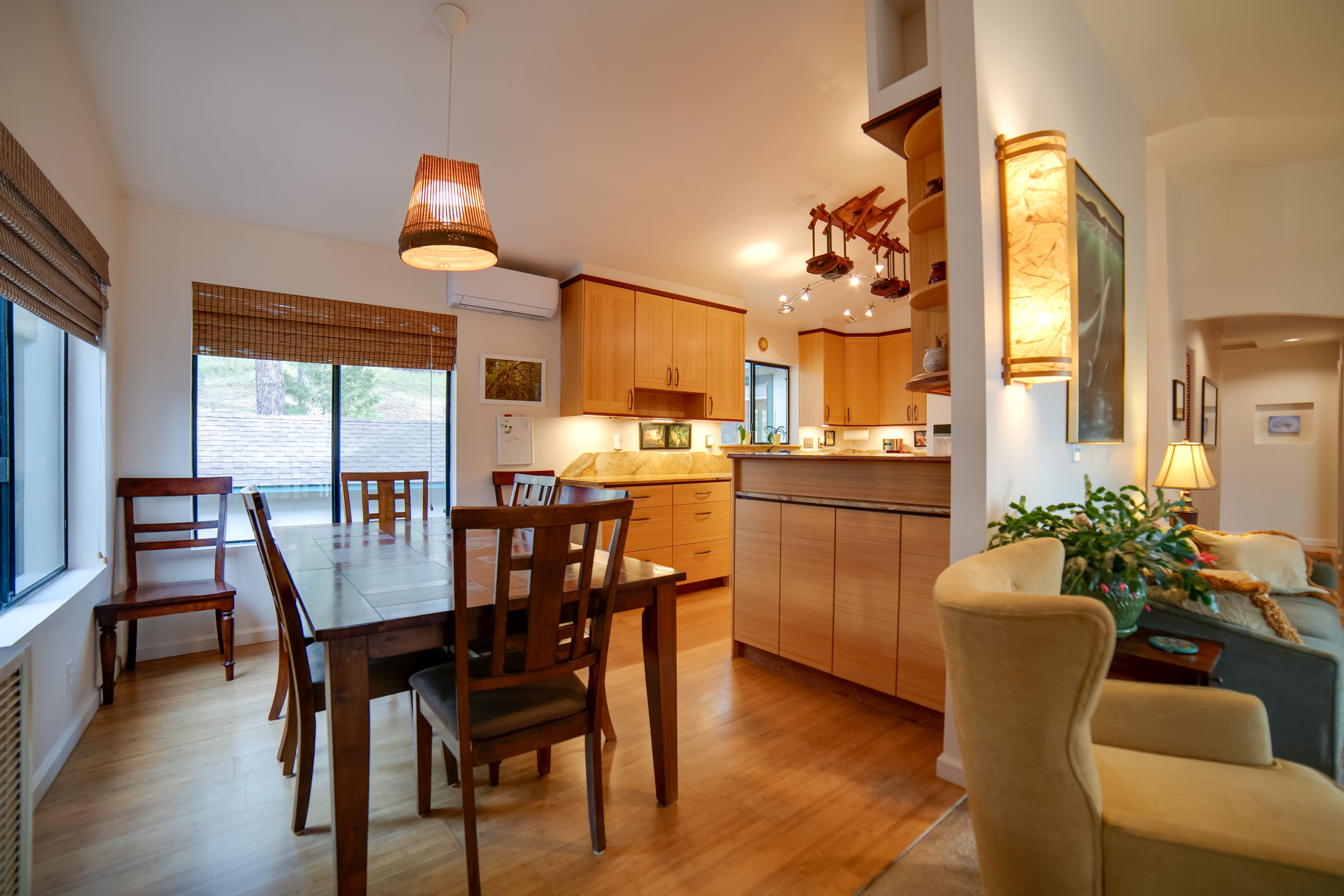 Dining Area | Dishware/Flatware Provided | Main Level