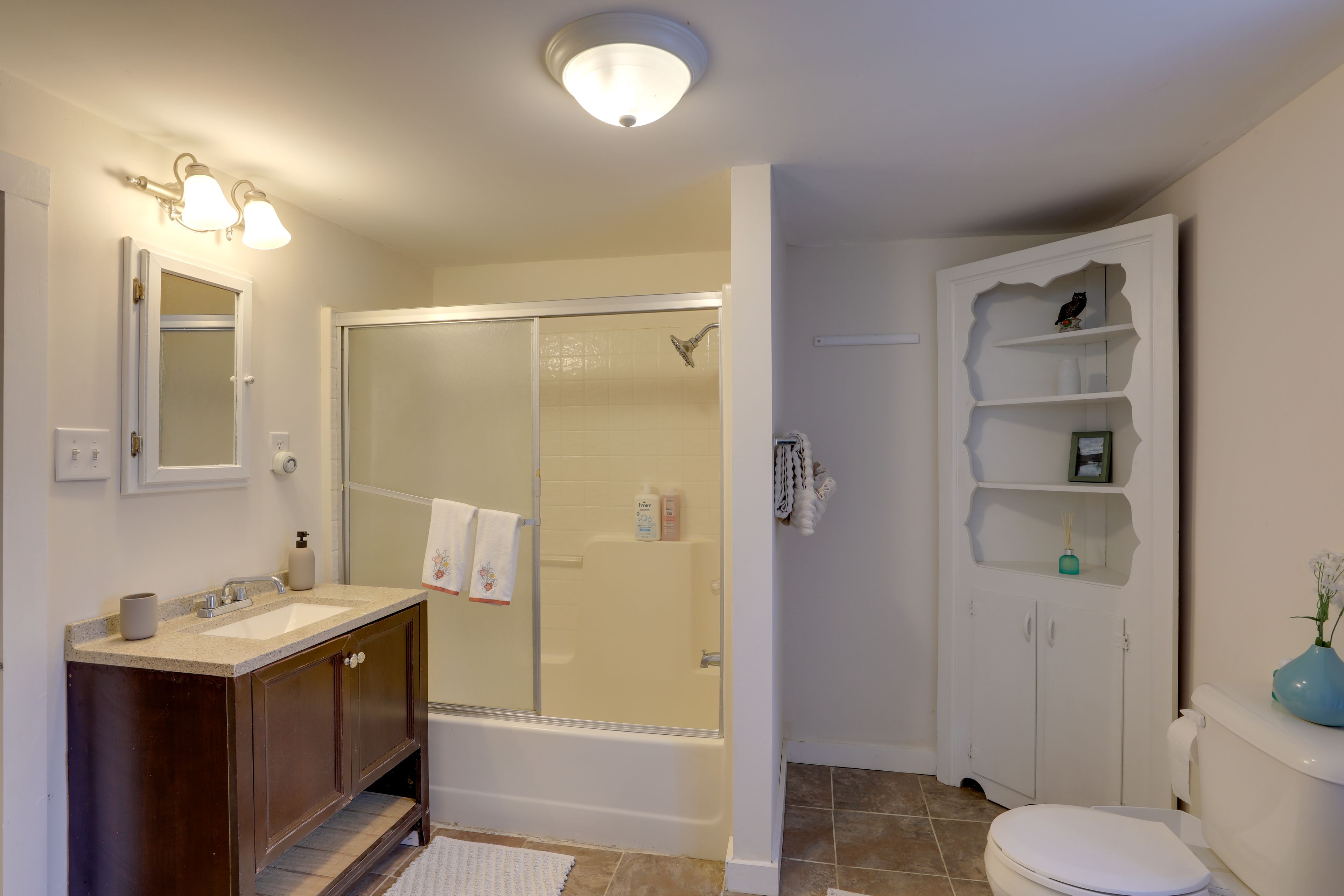 Full Bathroom