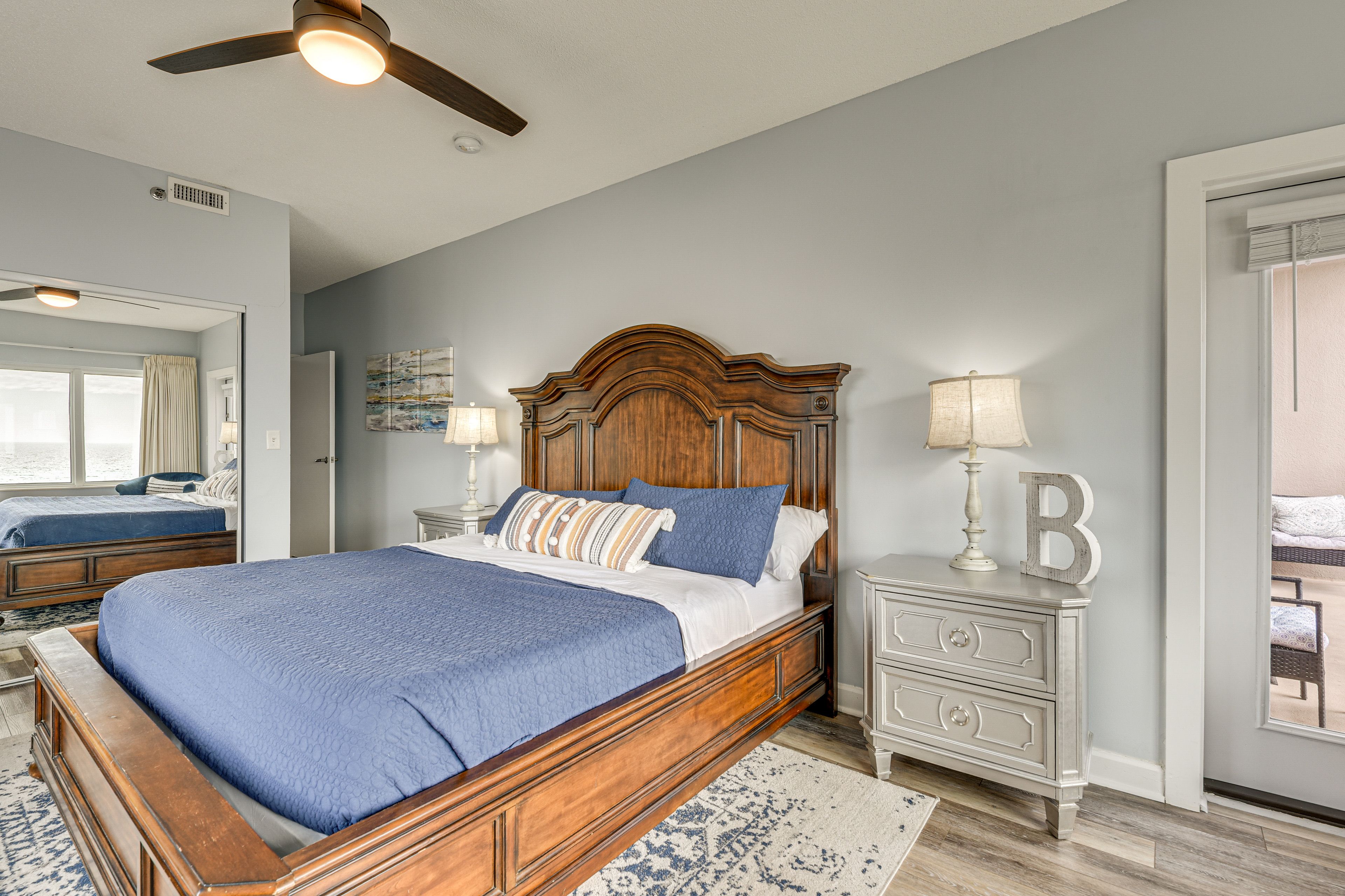 Bedroom 1 | King Bed