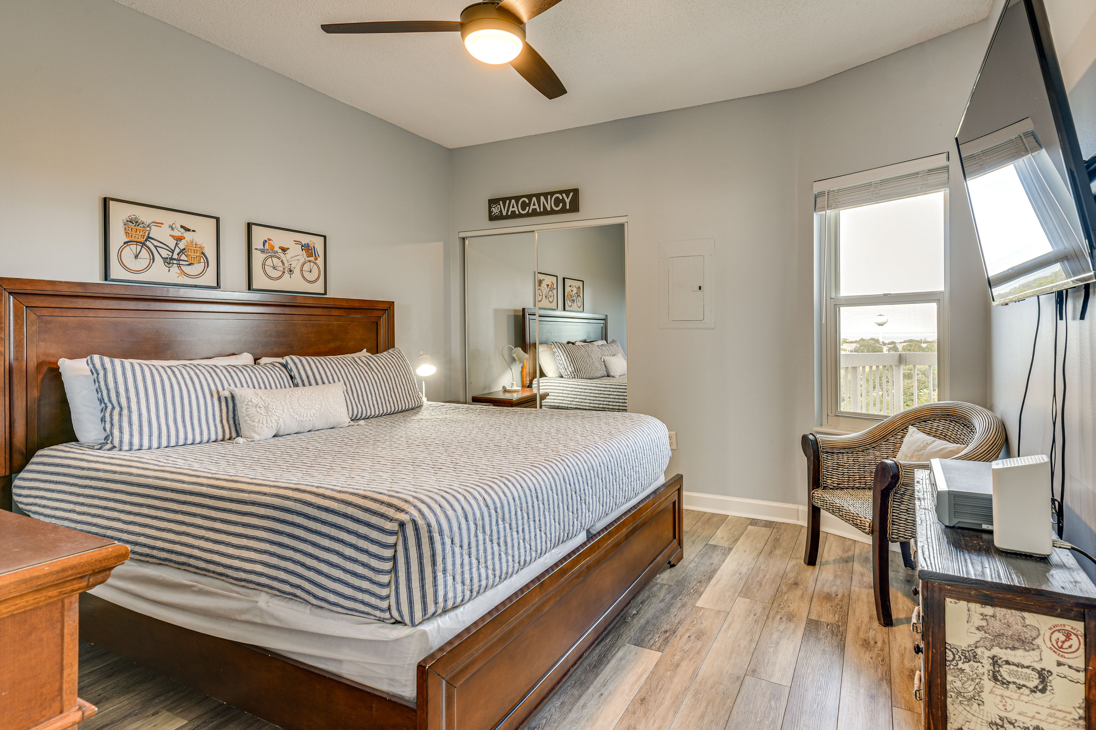 Bedroom 2 | King Bed