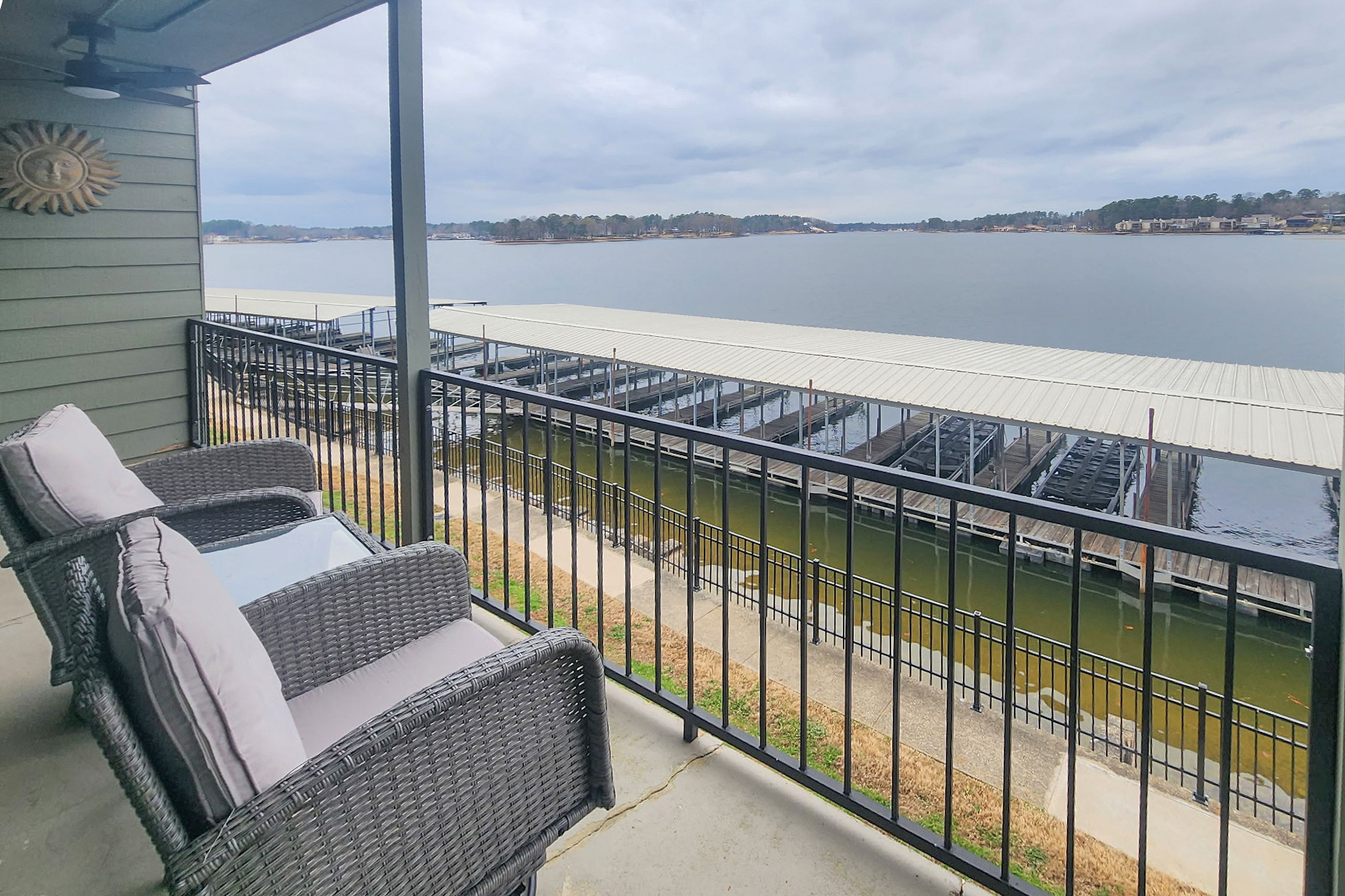 Lake Hamilton Vacation Rental | 2BR | 2BA | 1,100 Sq Ft