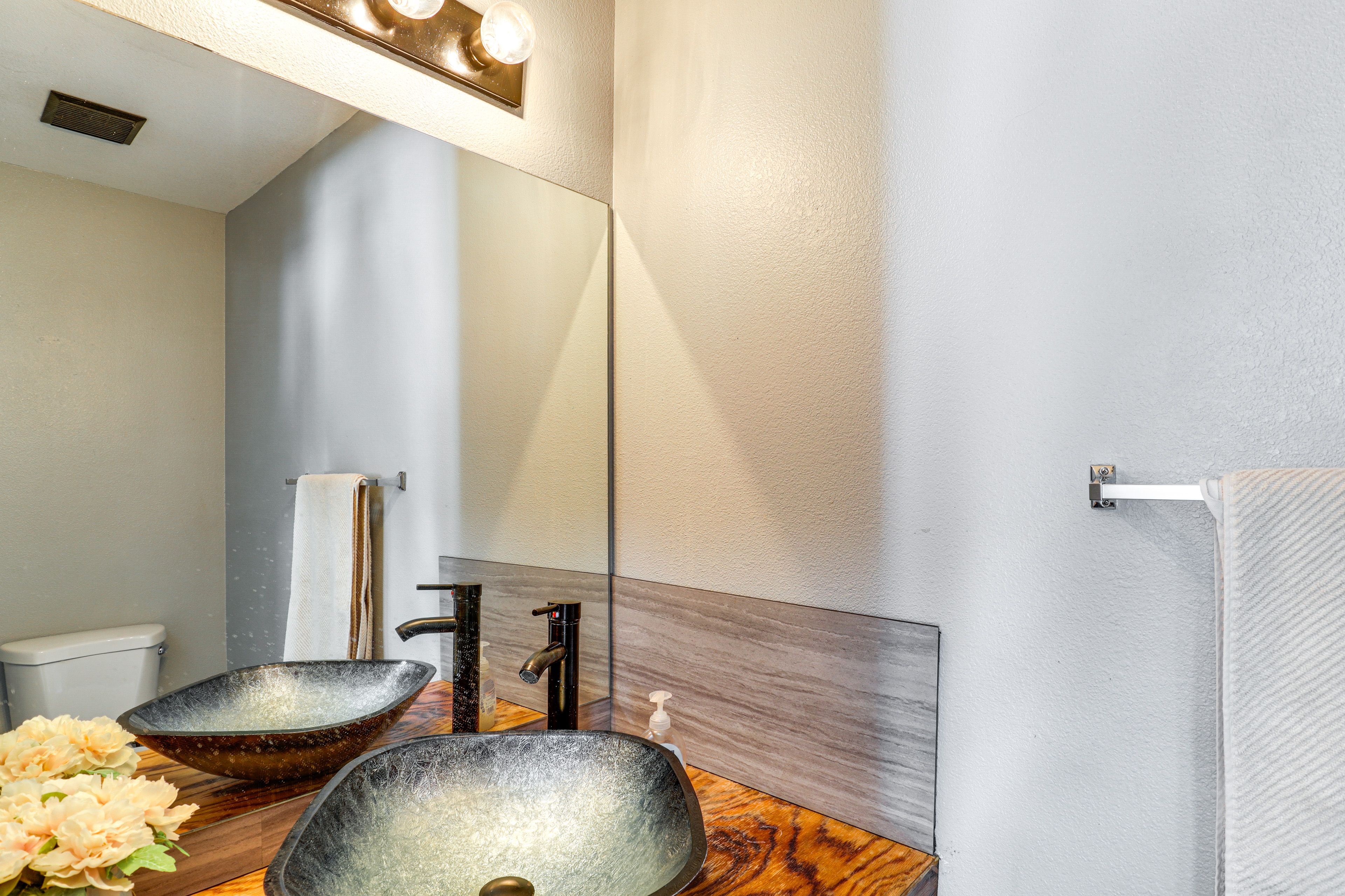 Half Bathroom | 1st Floor