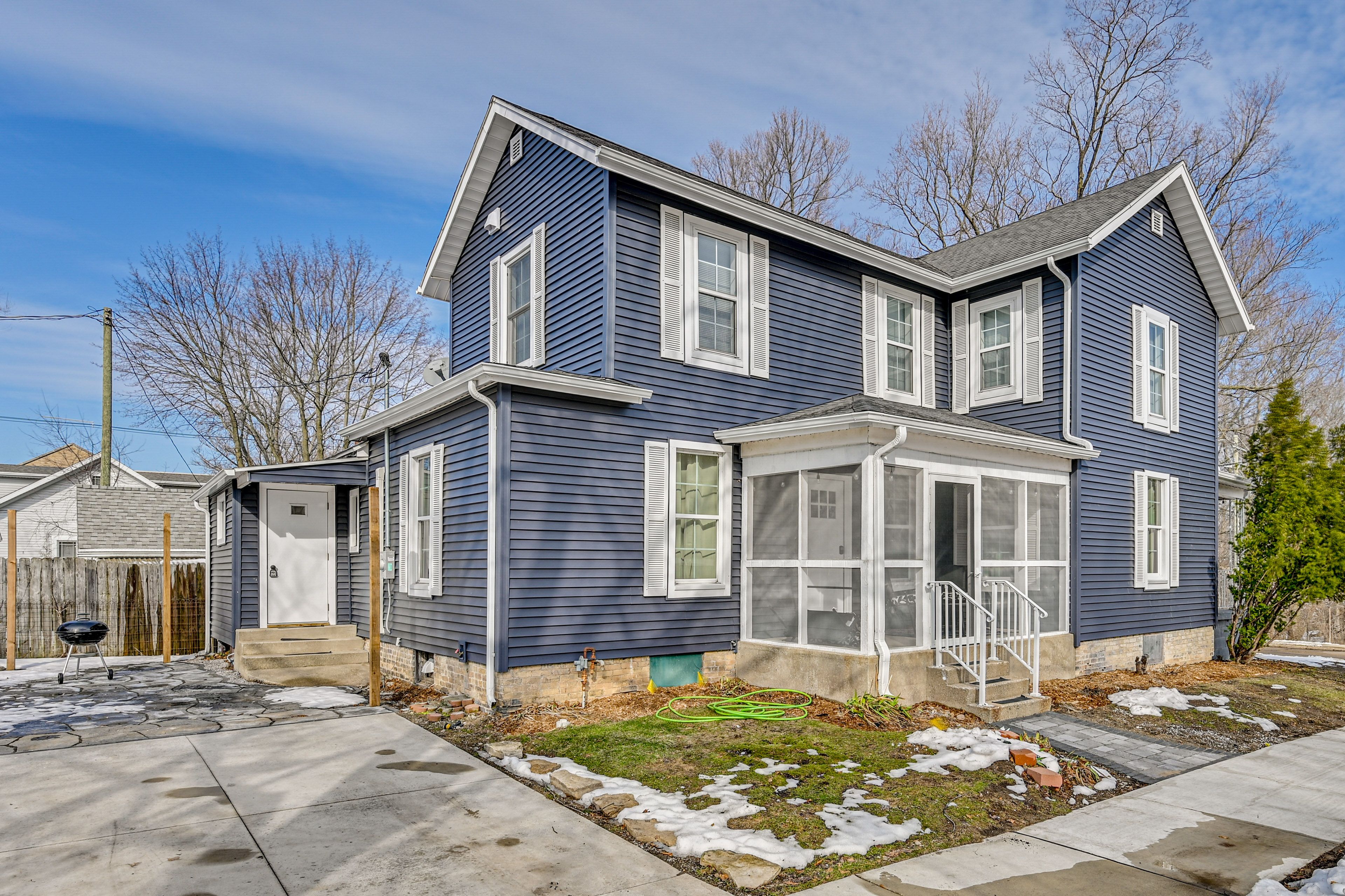 Parking | Driveway (2 Vehicles) | Street Parking
