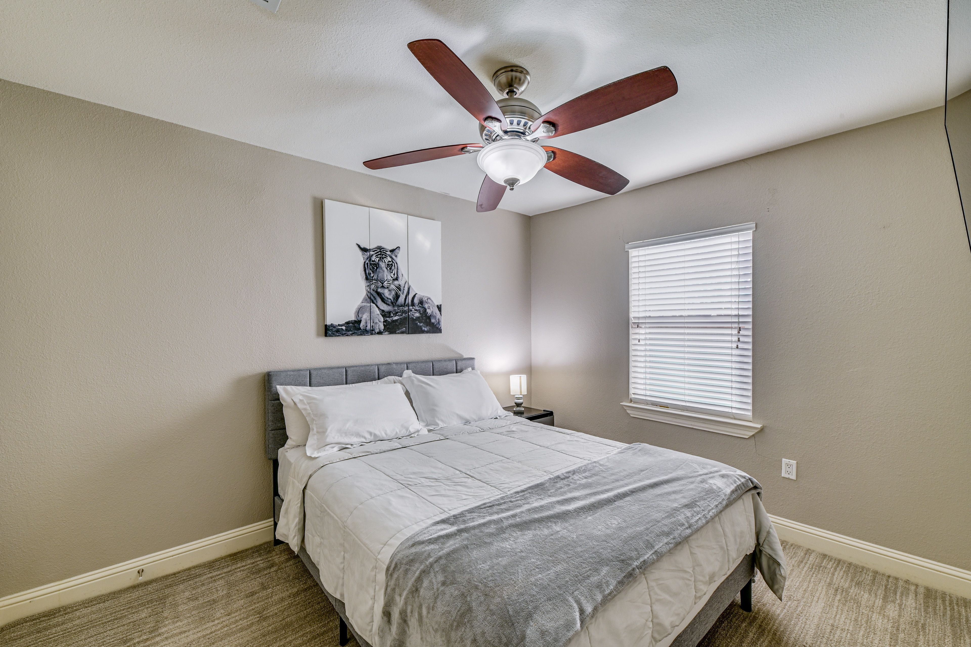 Bedroom 2 | Queen Bed