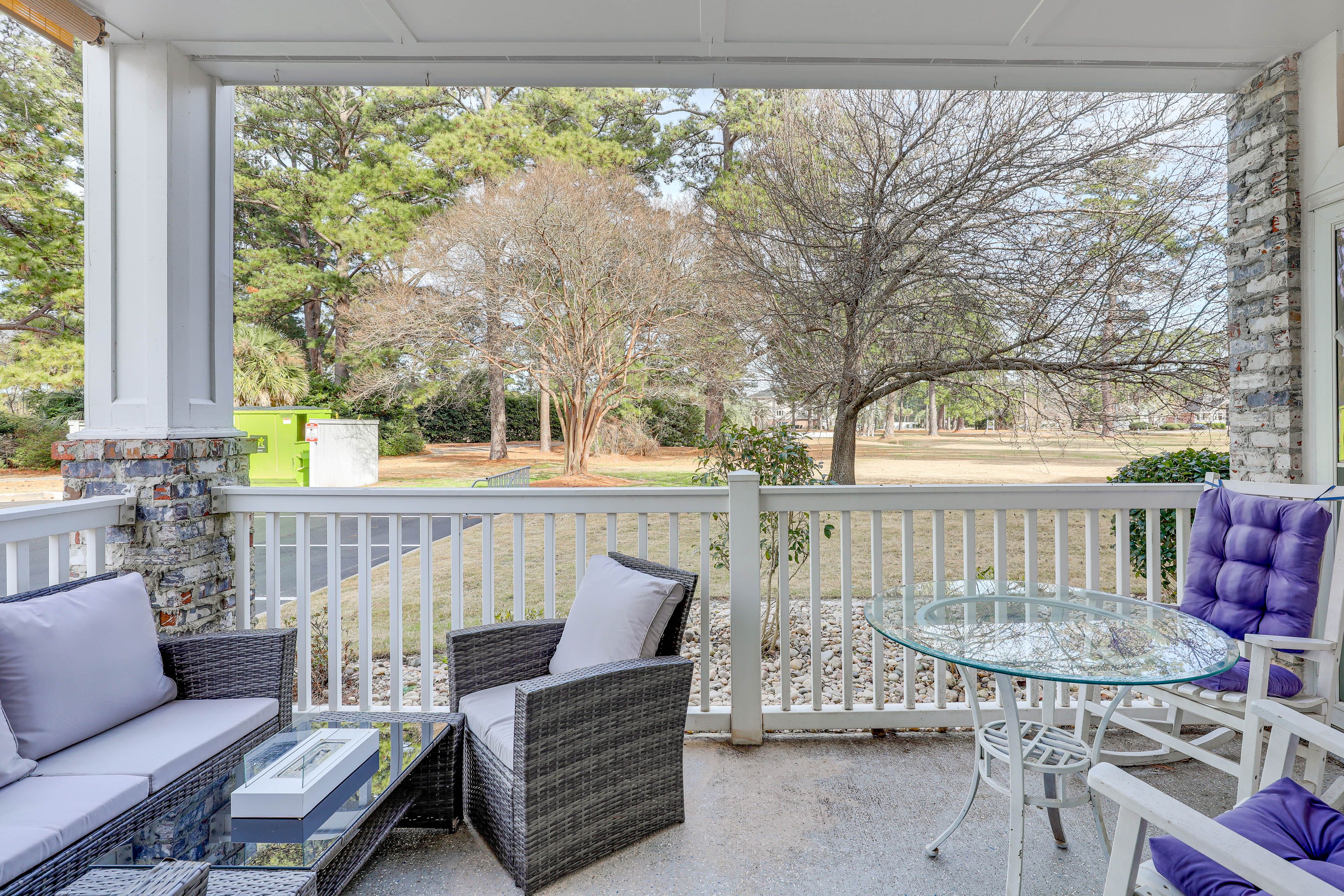 Private Patio | Fire Table | Outdoor Dining Area
