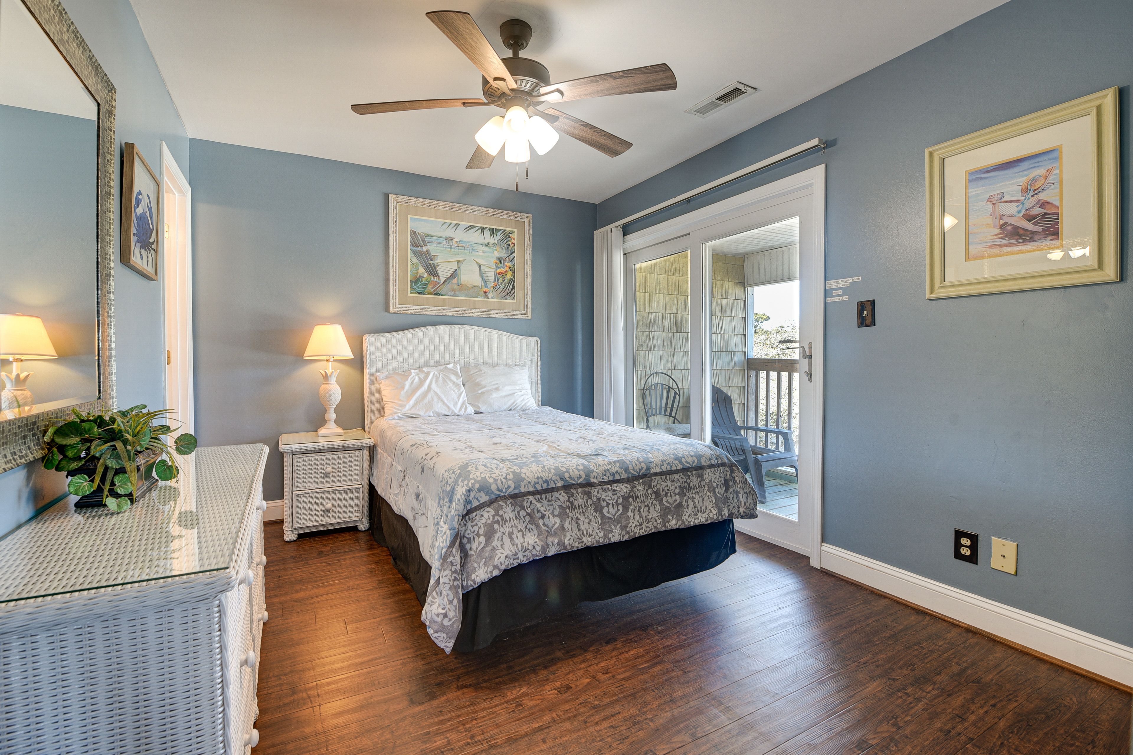 Bedroom 1 | Queen Bed | Linens