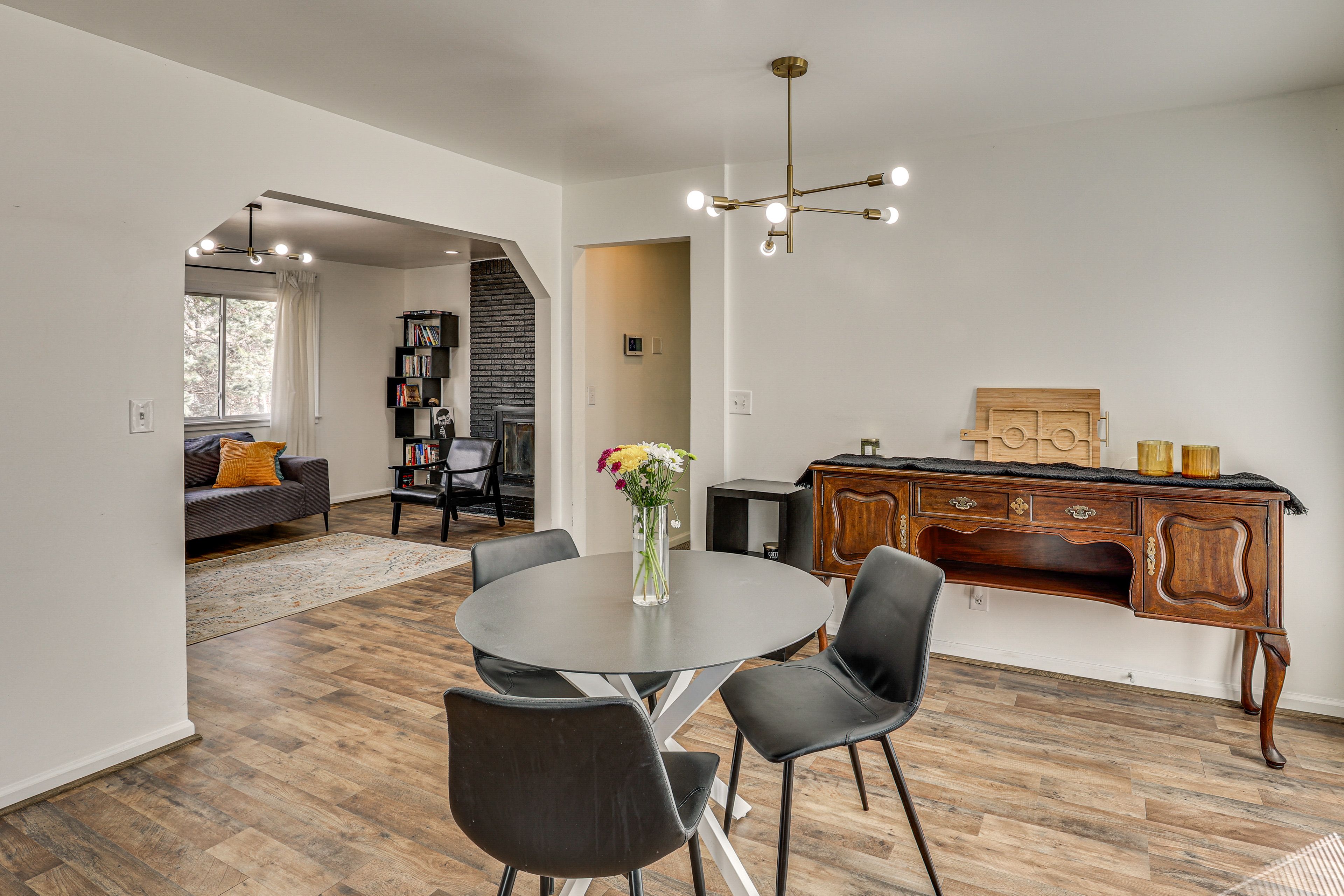 Dining Table | Dishware/Flatware