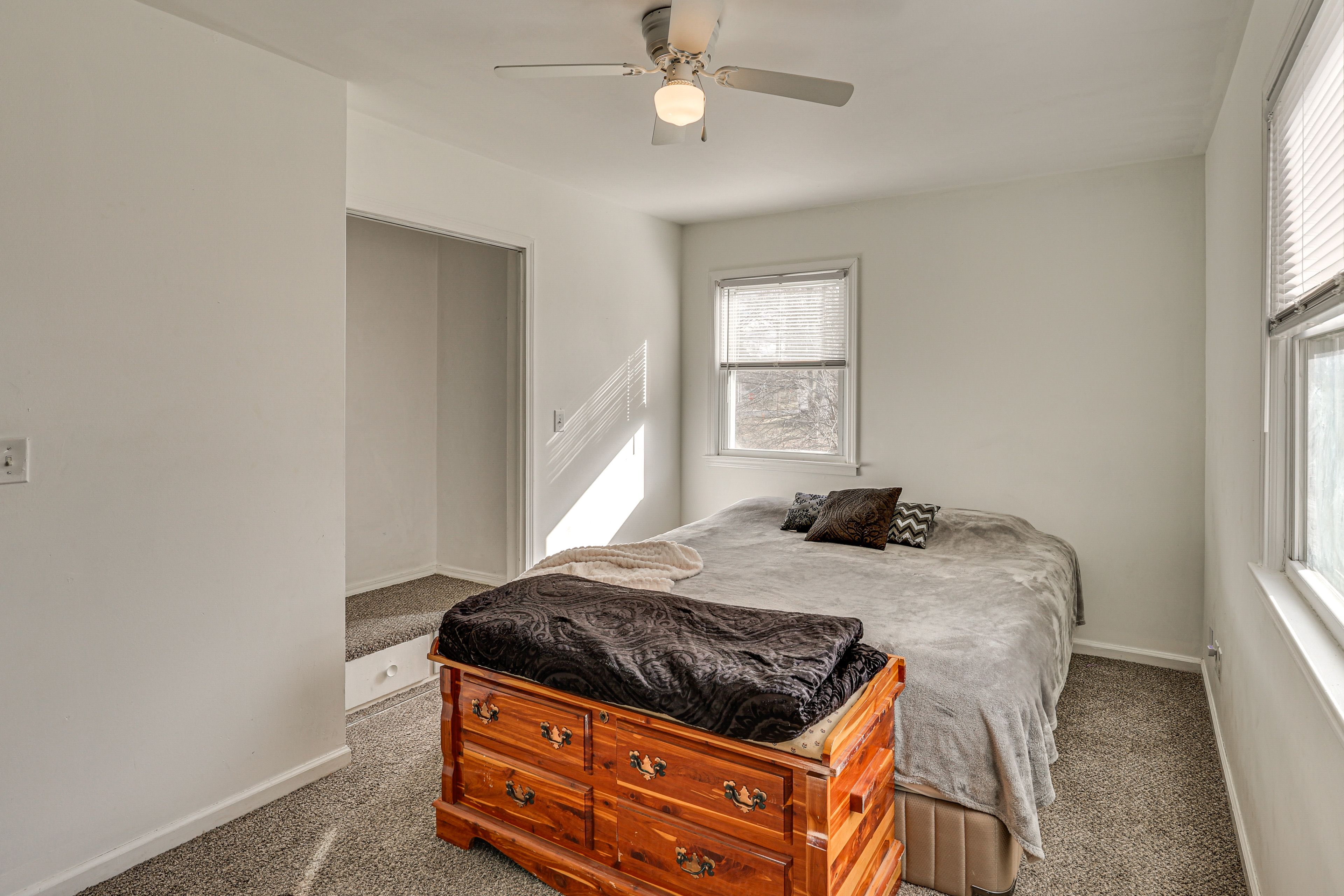 Bedroom 2 | Queen Bed | TV