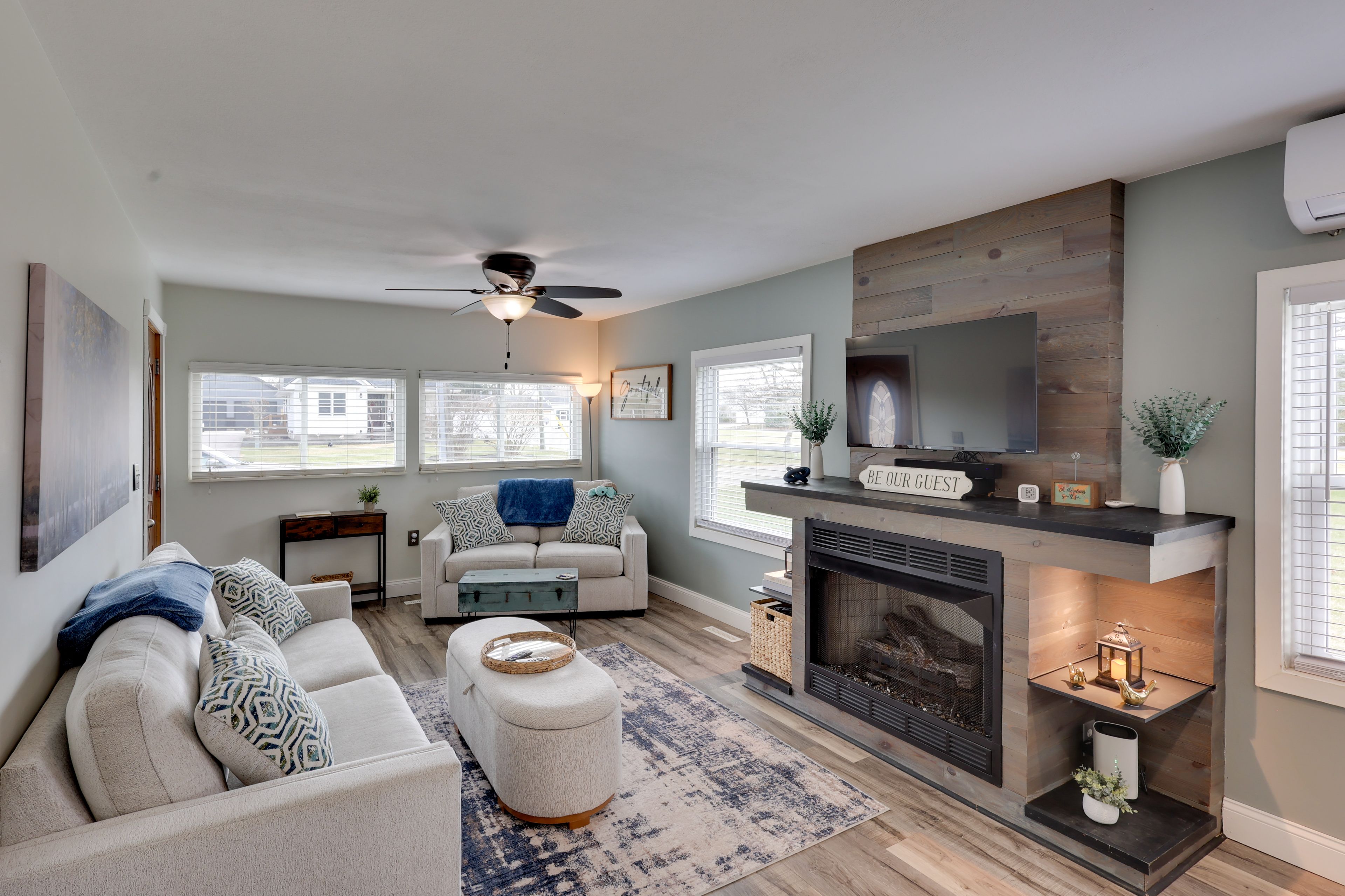 Living Room | Queen Sleeper Sofa