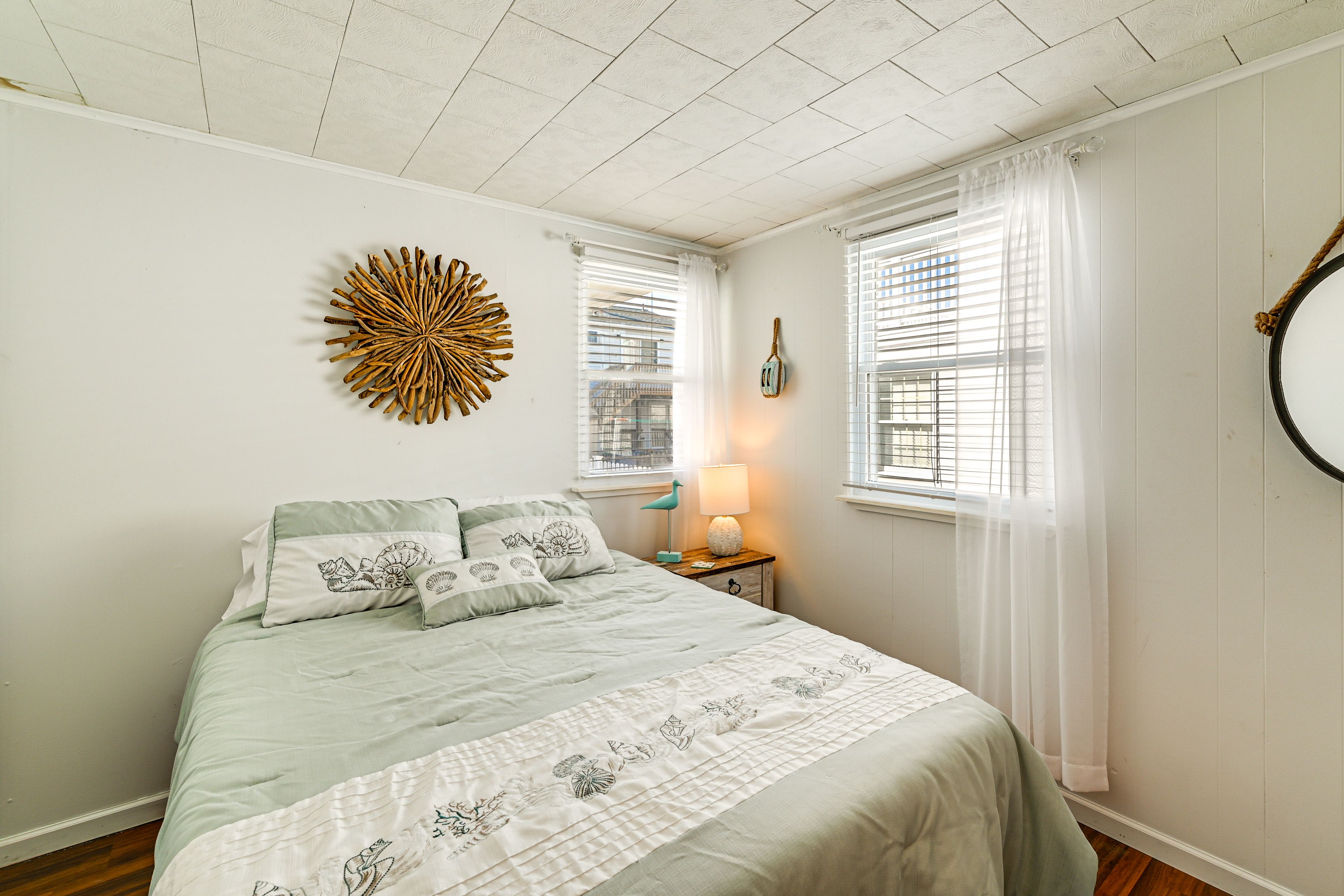 Bedroom 2 | Full Bed | 1st Floor