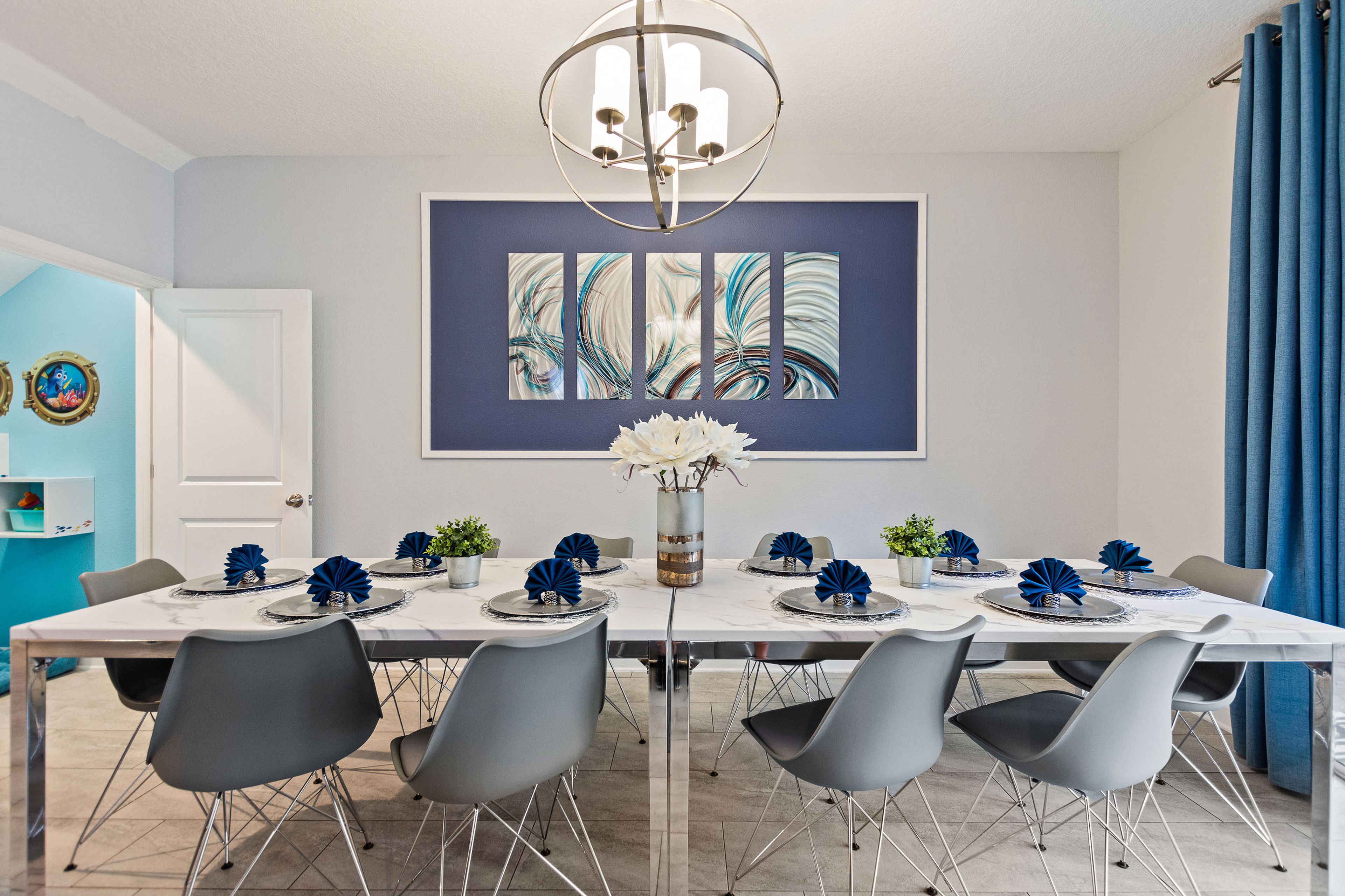 Dining Area | Dishware/Flatware Provided | 1st Floor