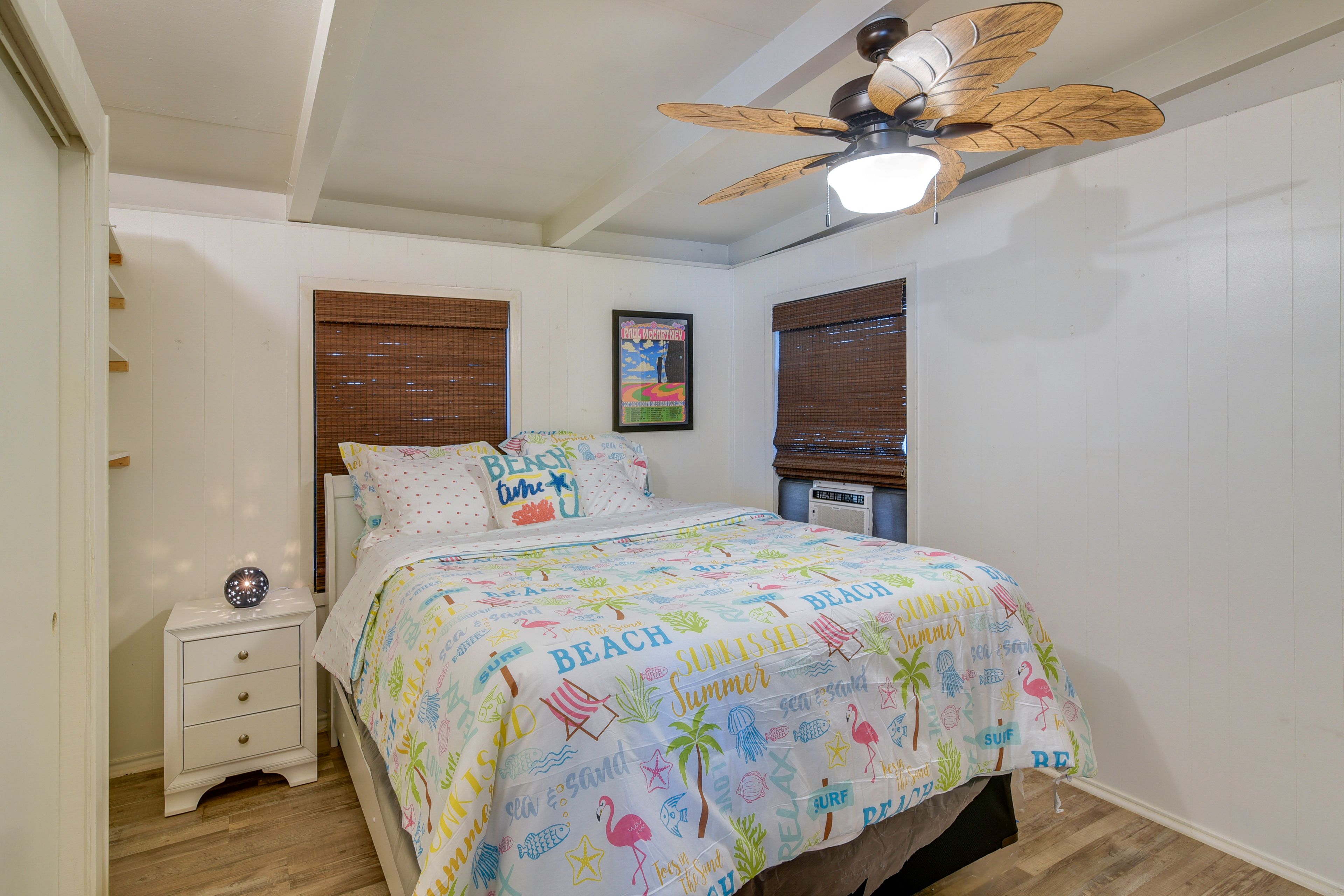 Bedroom 1 | Queen Bed