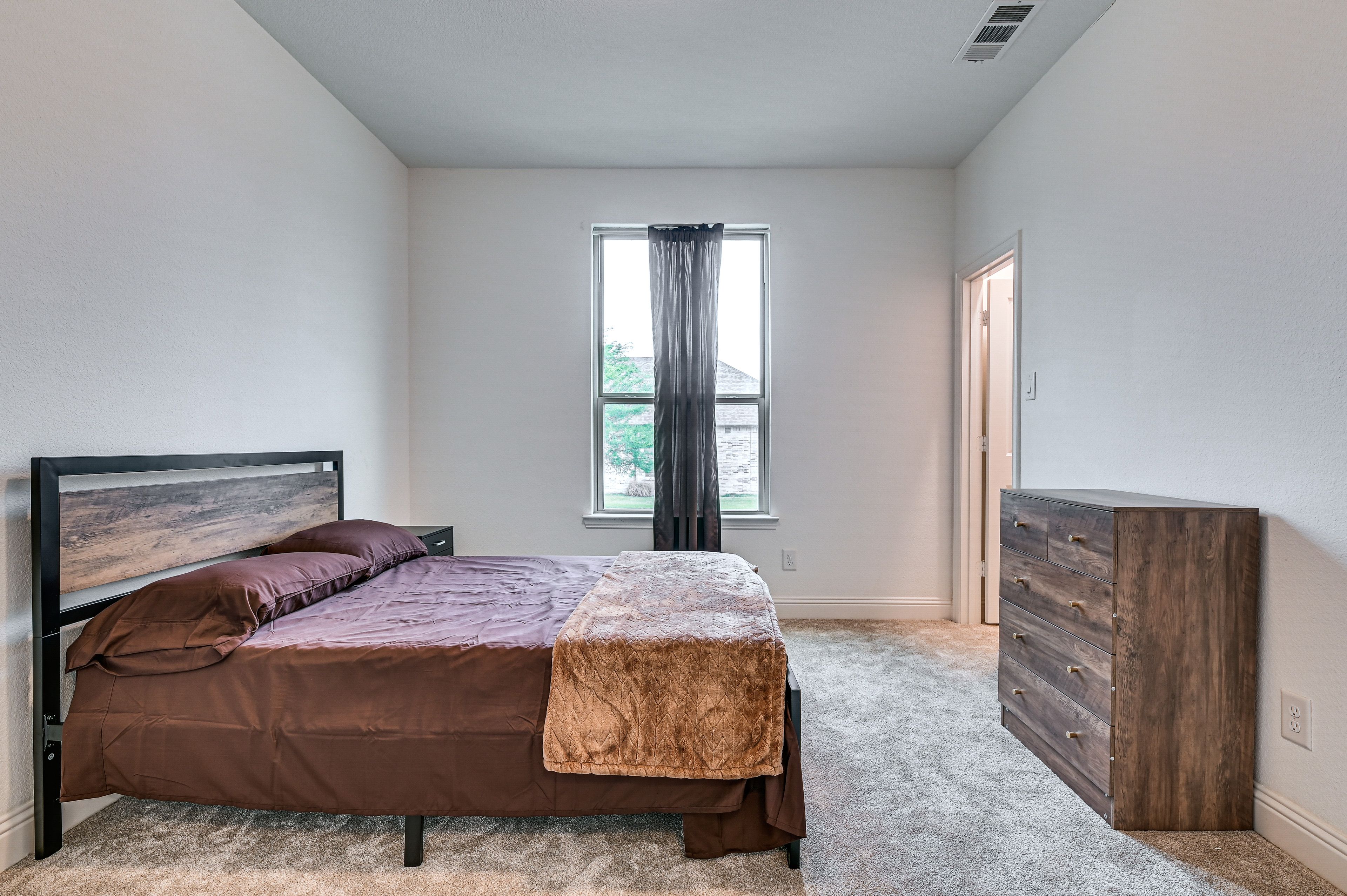 Bedroom 3 | Full Bed | 1st Floor