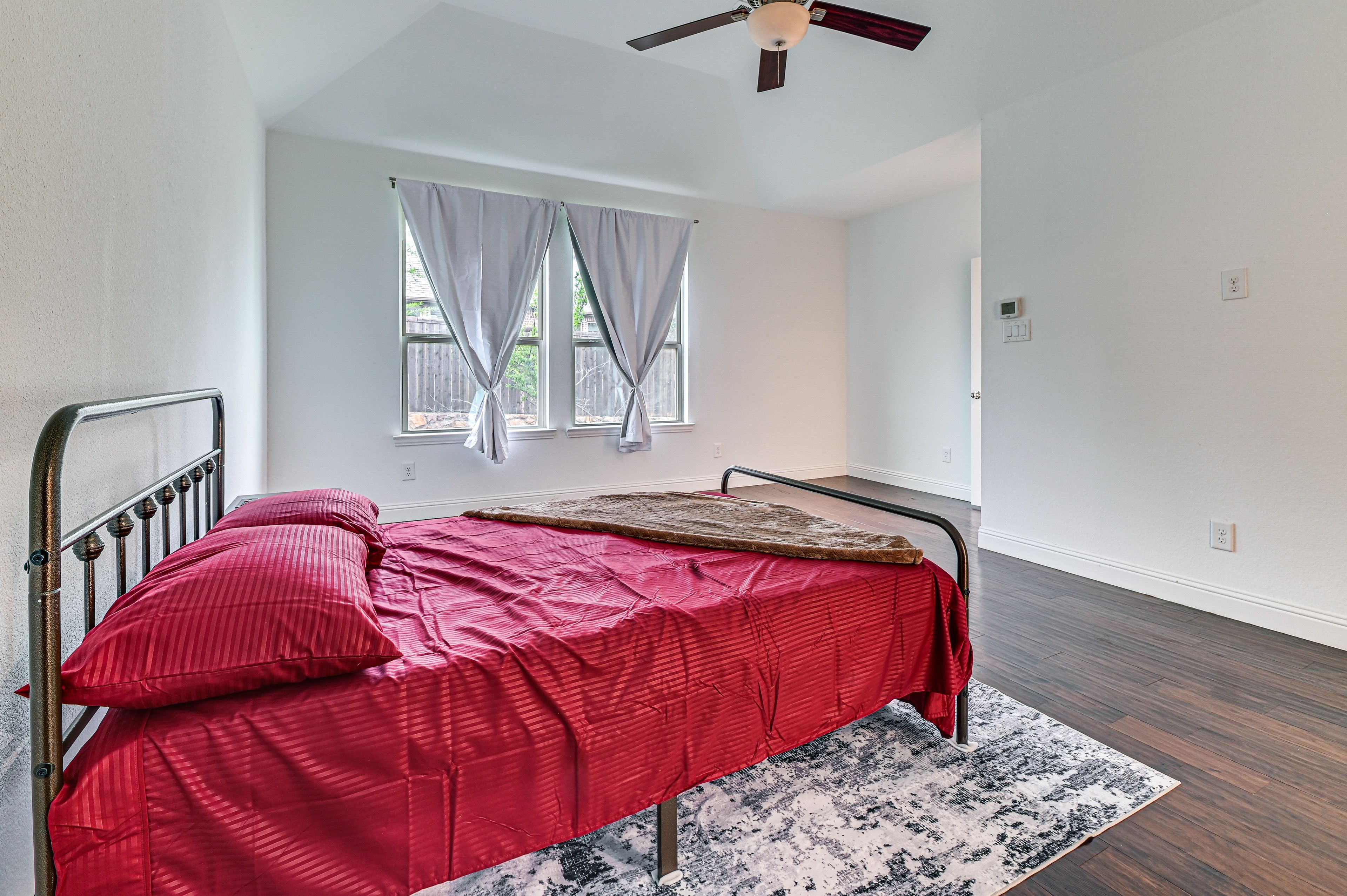 Bedroom 1 | Full Bed | 1st Floor