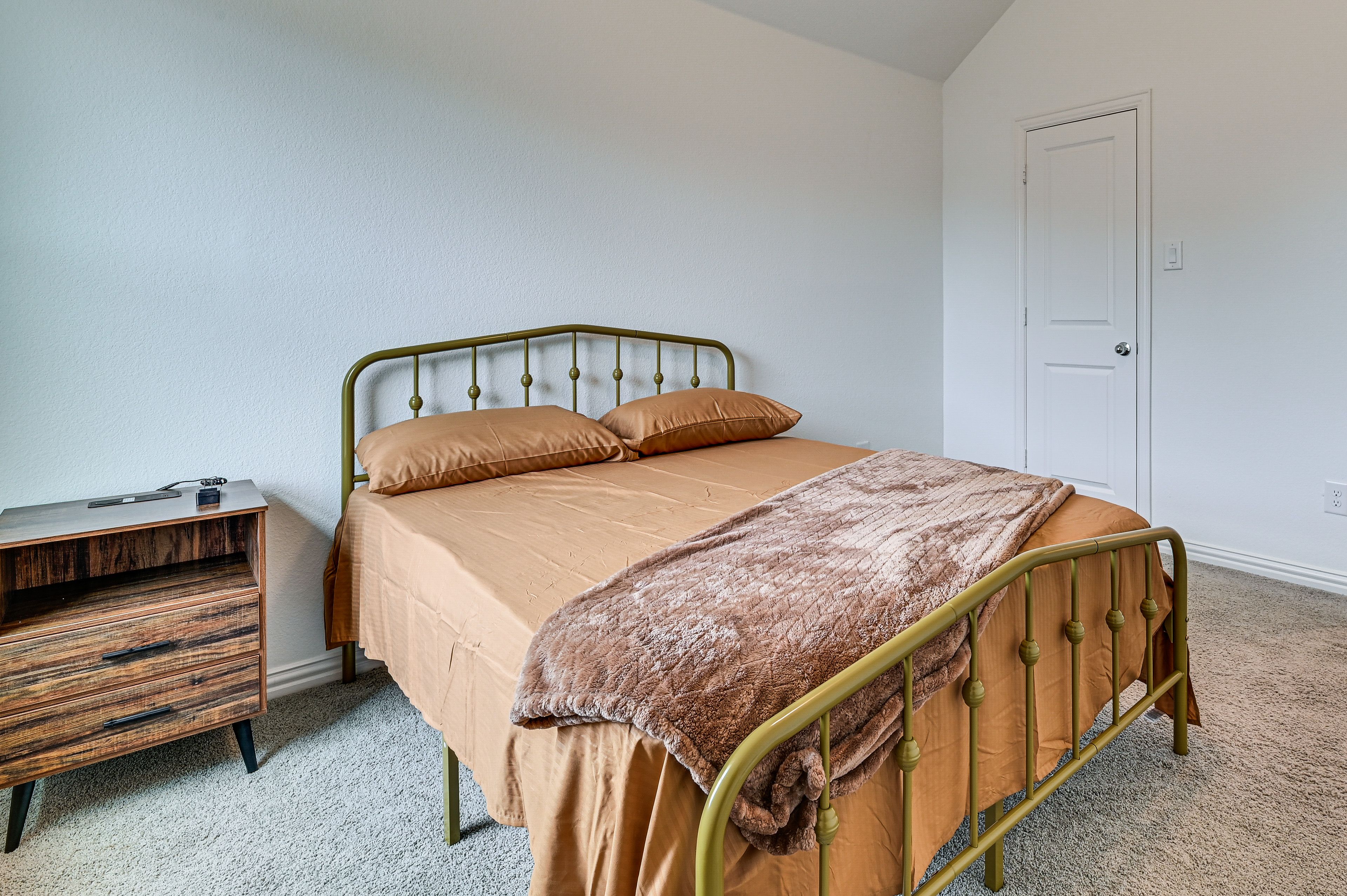 Bedroom 6 | Full Bed | 2nd Floor