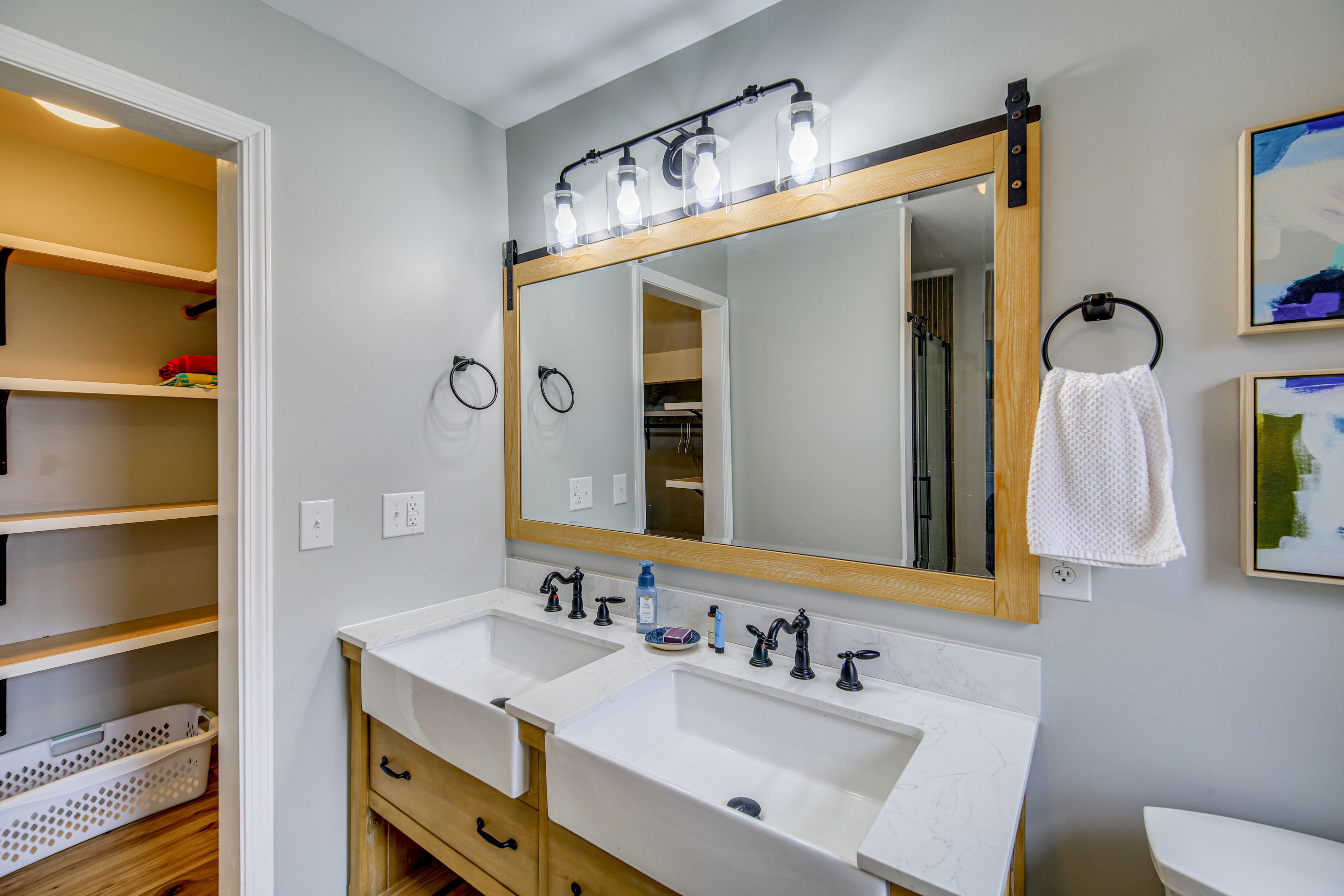 Full Bath | 1st Floor