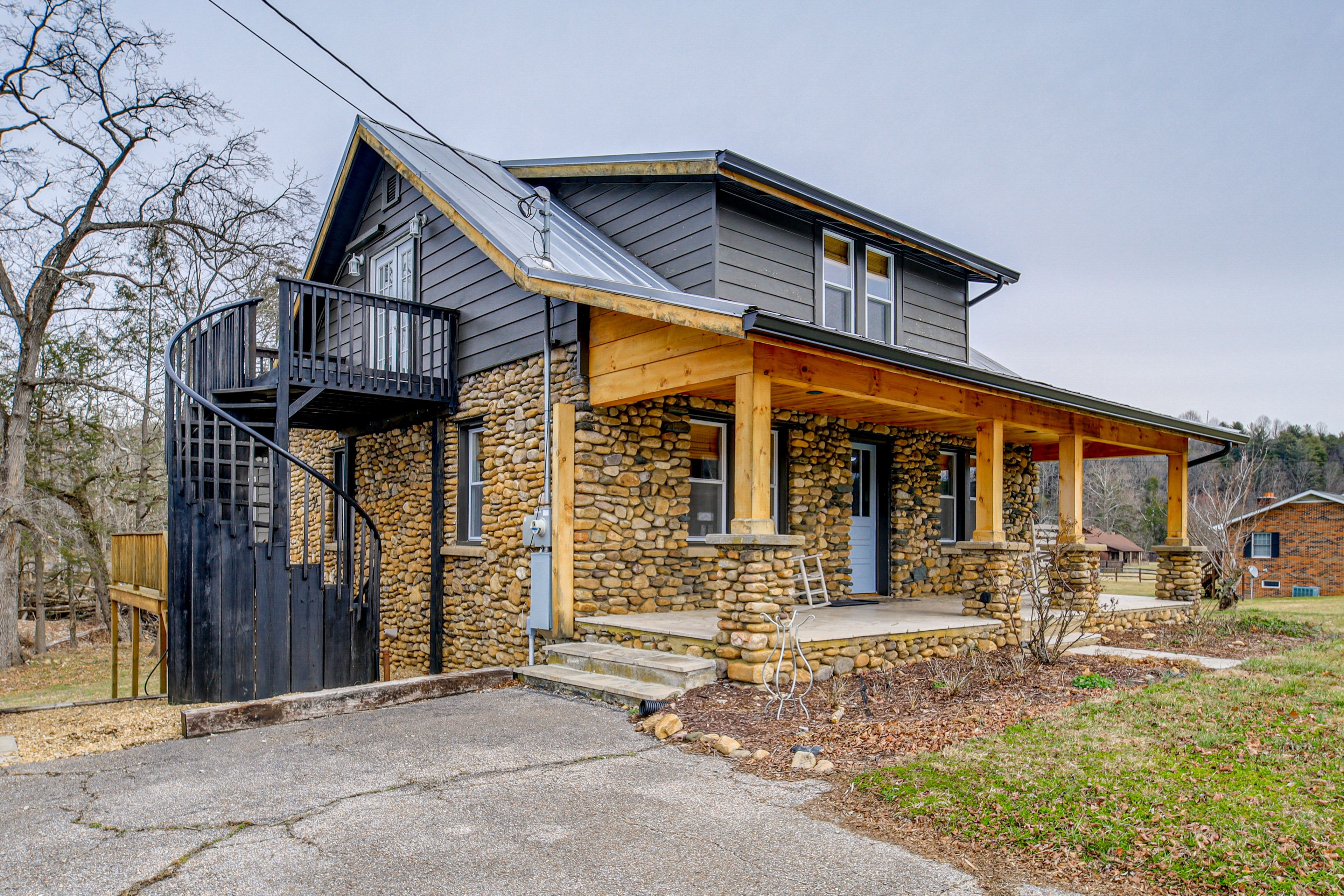 Driveway Parking | 4 Vehicles